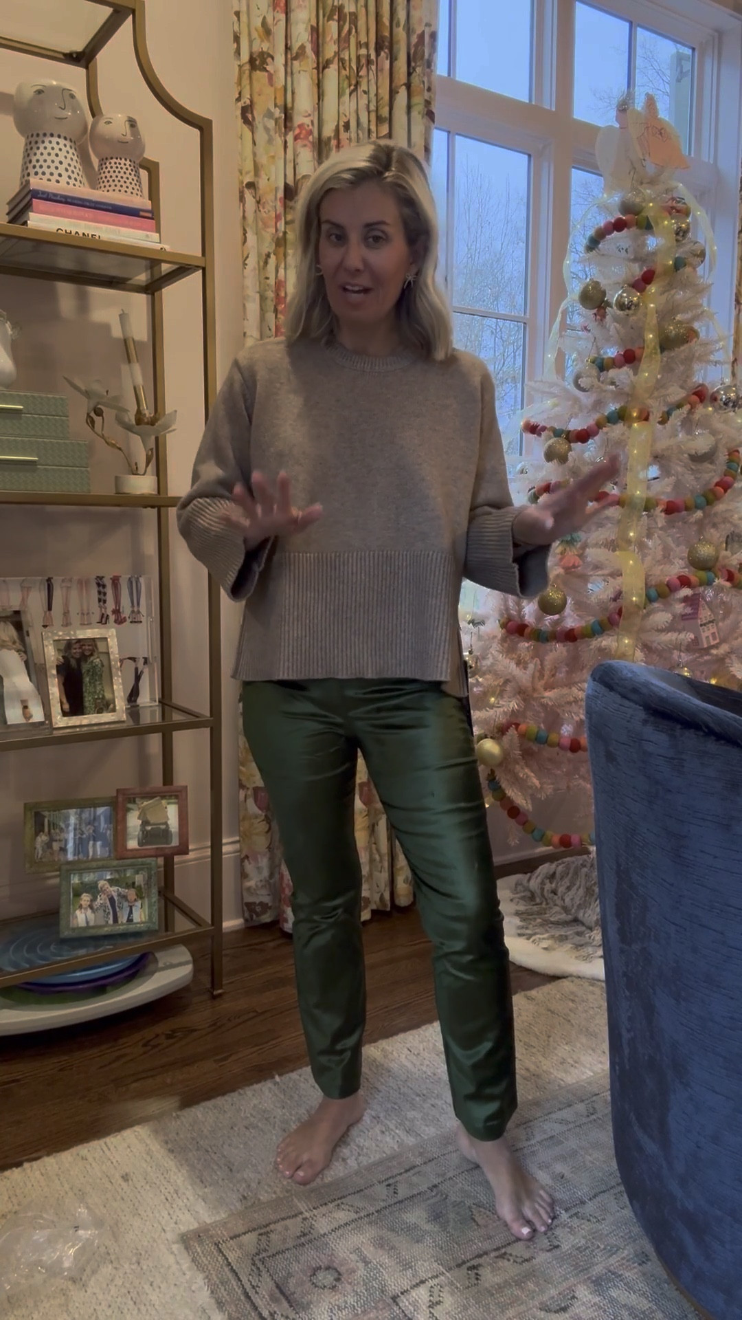XS sweater
2 pant (need a 4… size up if betwee)

Love this look for festive but also way beyond! 