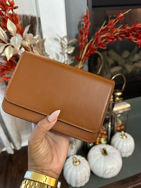 Love this Belt Bag From Silver & Riley. Fits curvy ladies as well I would say up to size 14 (that’s my size). Check out their Black Friday Sale🧡
