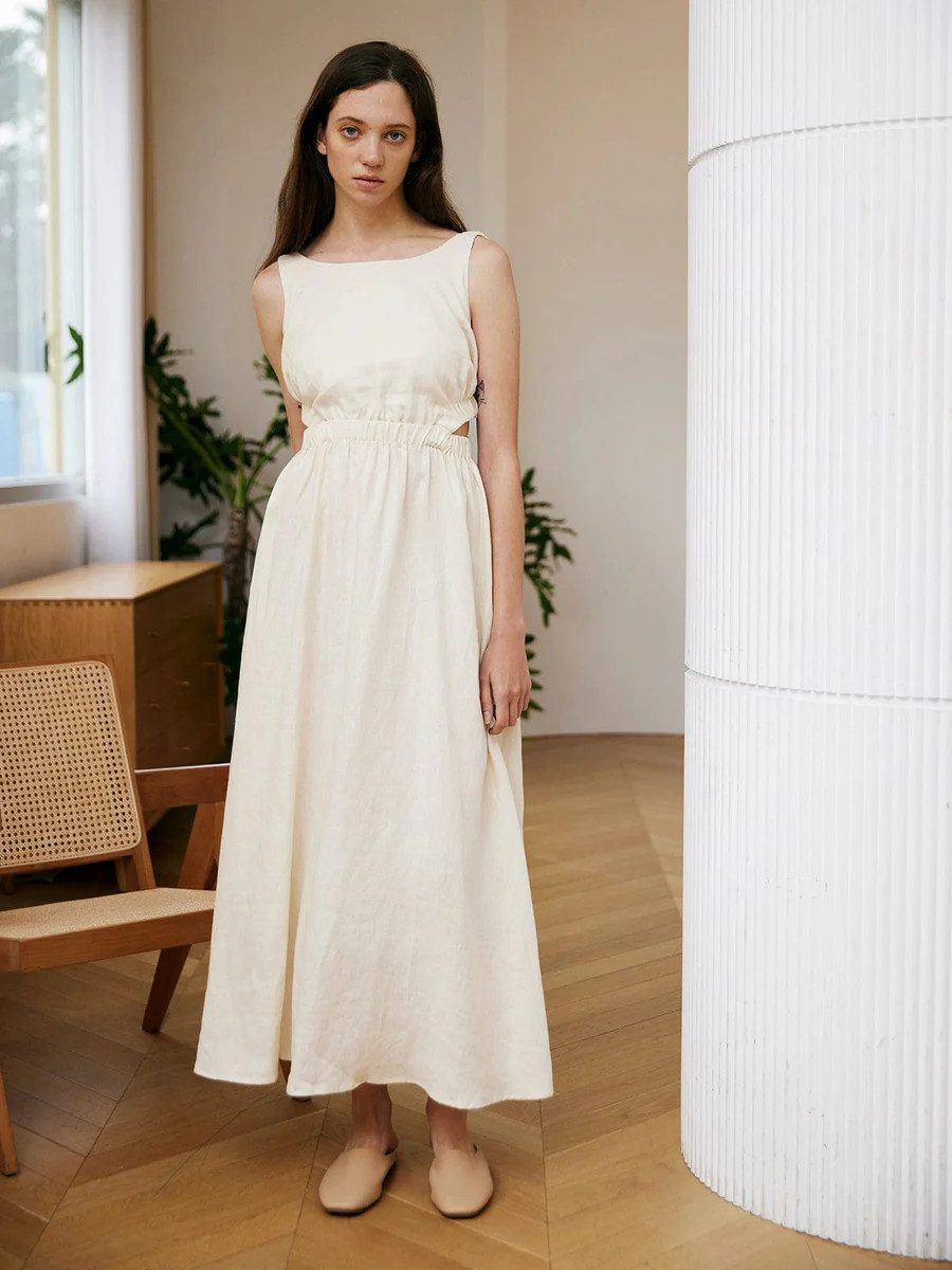 Backless Cutout Maxi Dress & Reviews - Beige - Sustainable Dresses | BERLOOK | BERLOOK