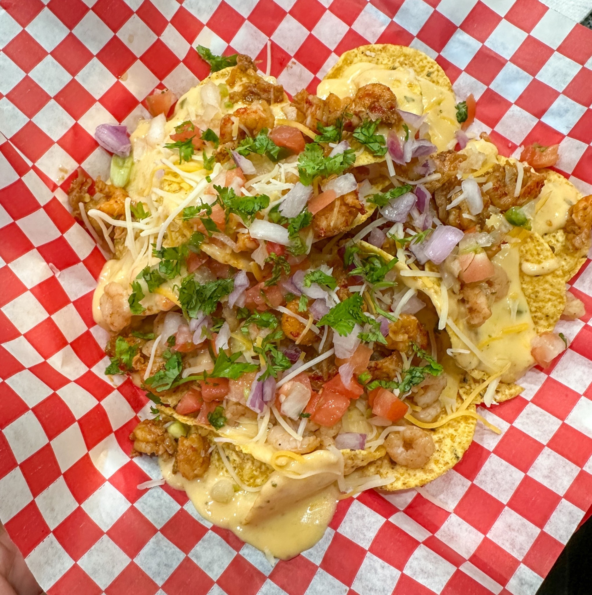 Upgraded my nachos by serving these on my red picnic lining paper and a tray. #nachos #liningpaper #gamedayeats #snacks

#LTKfoodie