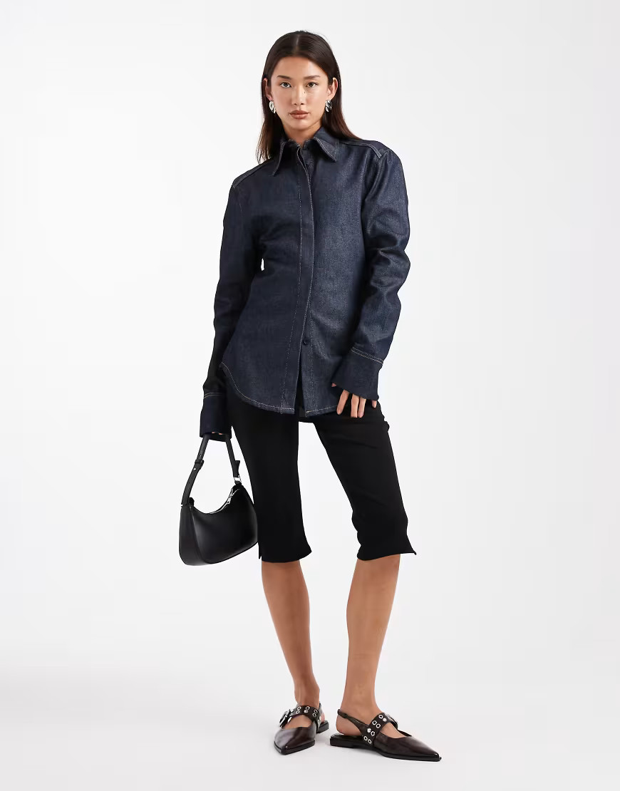 ASOS DESIGN – Tailliertes Jeanshemd in tintenblauer Waschung | ASOS (Global)