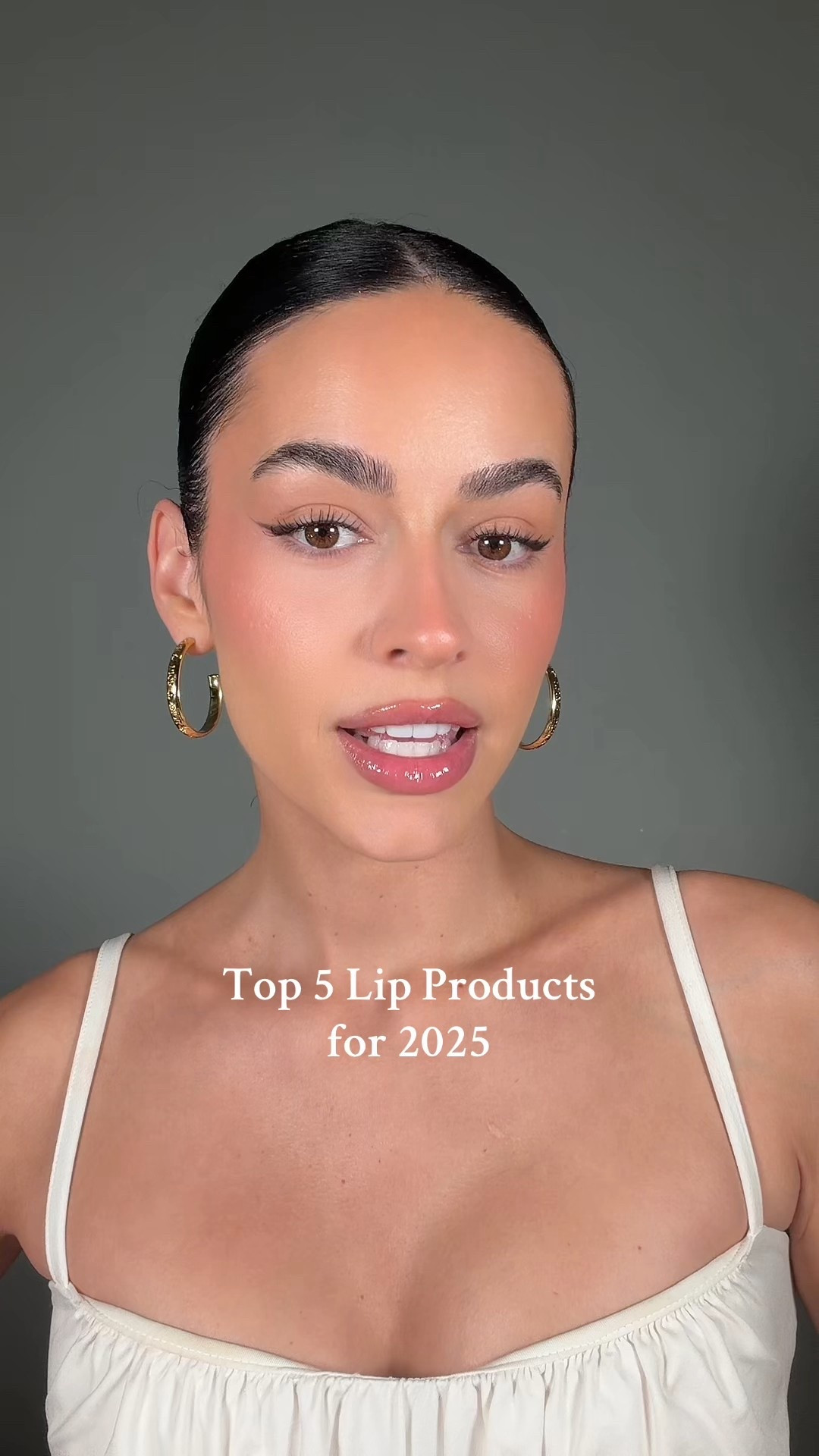 The 5 lip products that carried me through 2025 🤌🏻  #makeup #makeuptiktok #makeupvideo #makeupfavorites #2025 #2025favorites #2025makeup #lipcombo #lipgloss #lipstick #lipbalm 