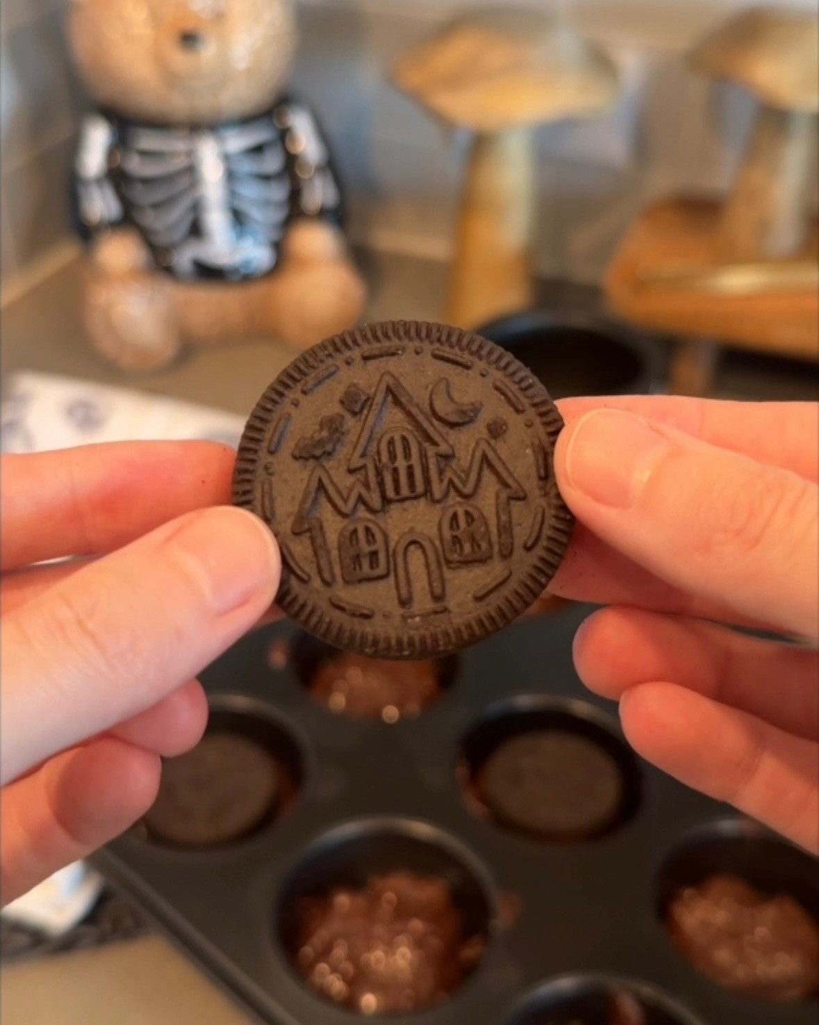 baking trick or treat brownies 🐈‍⬛🤎

#LTKHalloween #LTKHome #LTKSeasonal