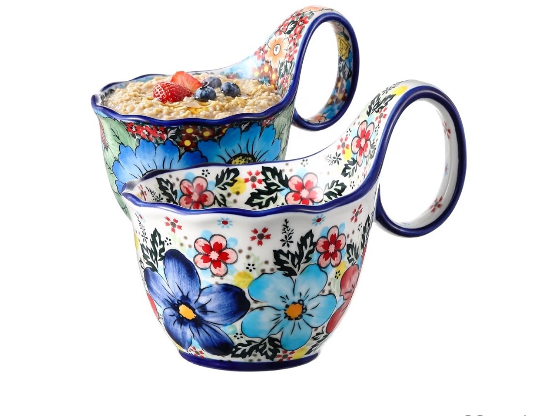 How cute are these soup bowls, love the handle on them! 