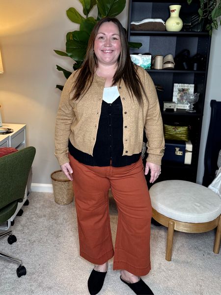 Plus Size Teacher Outfit from Old Navy! Jess is wearing a pair of wide-leg pants in a size 16 petite, a sleeveless v-neck linen blend top in a size XL, a cropped cardigan sweater in a size XL petite, and a pair of faux suede mules. This is such a great look for transitioning into fall!

#LTKSeasonal #LTKBacktoSchool #LTKcurves