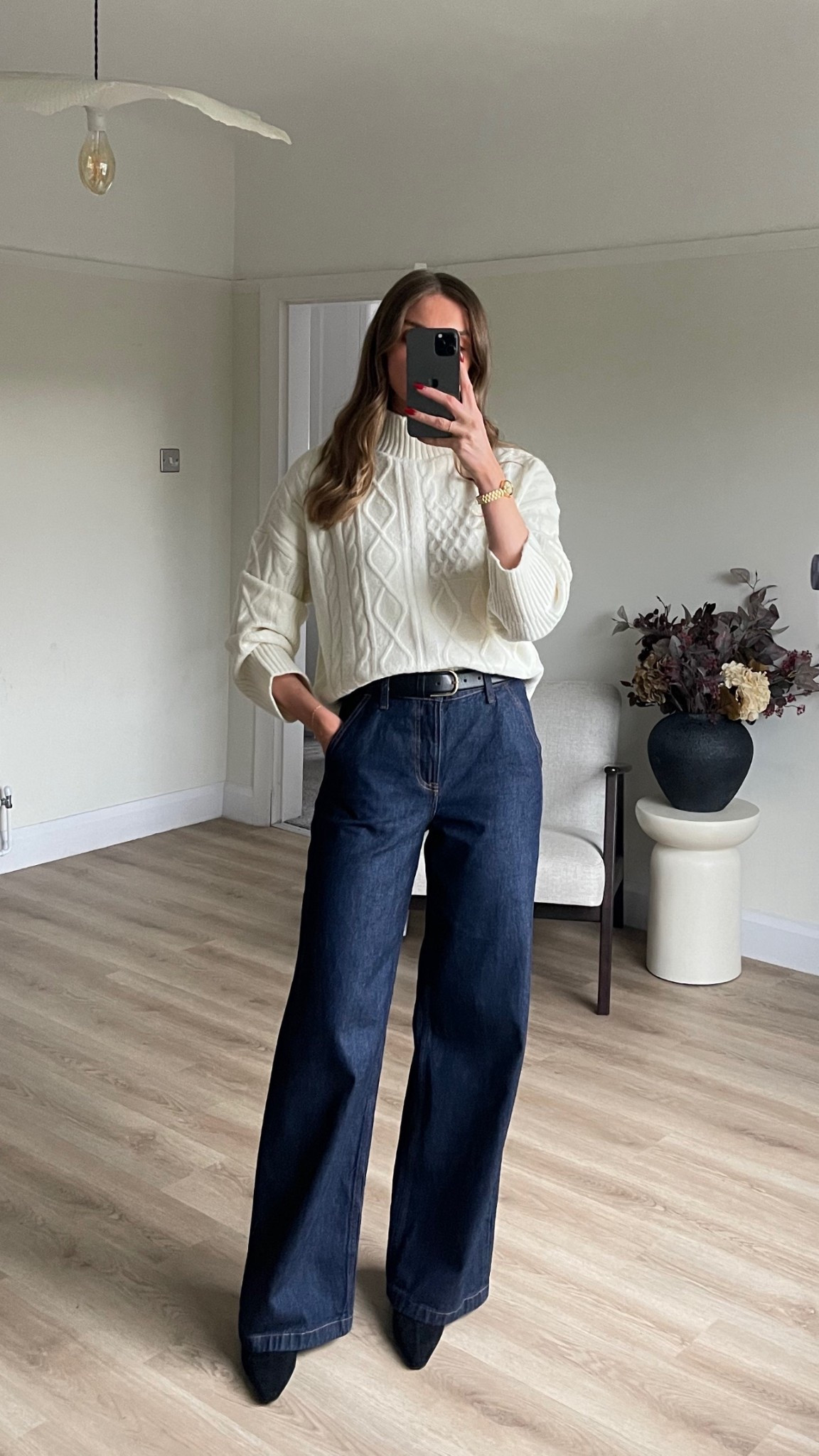 Styling knitwear 
Small in the cable knit cream bumper
25Long in the wide leg jeans, I’m 5ft 6 



AD. @abercrombie #abercrombiepartner

#LTKfestive #LTKwinter #LTKuk