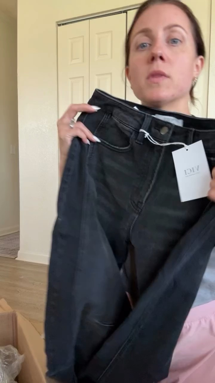 I grabbed a few Fall pieces in my recent Vici order. I really like the black barrel jeans! I have a pair of black jeans, but they are skinny jeans. 

Can't wait to wear my new denim jacket!

Use my Vici code: HEATHERDEMERS40

#LTKdayinmylife #LTKstorytime #LTKSeasonal
