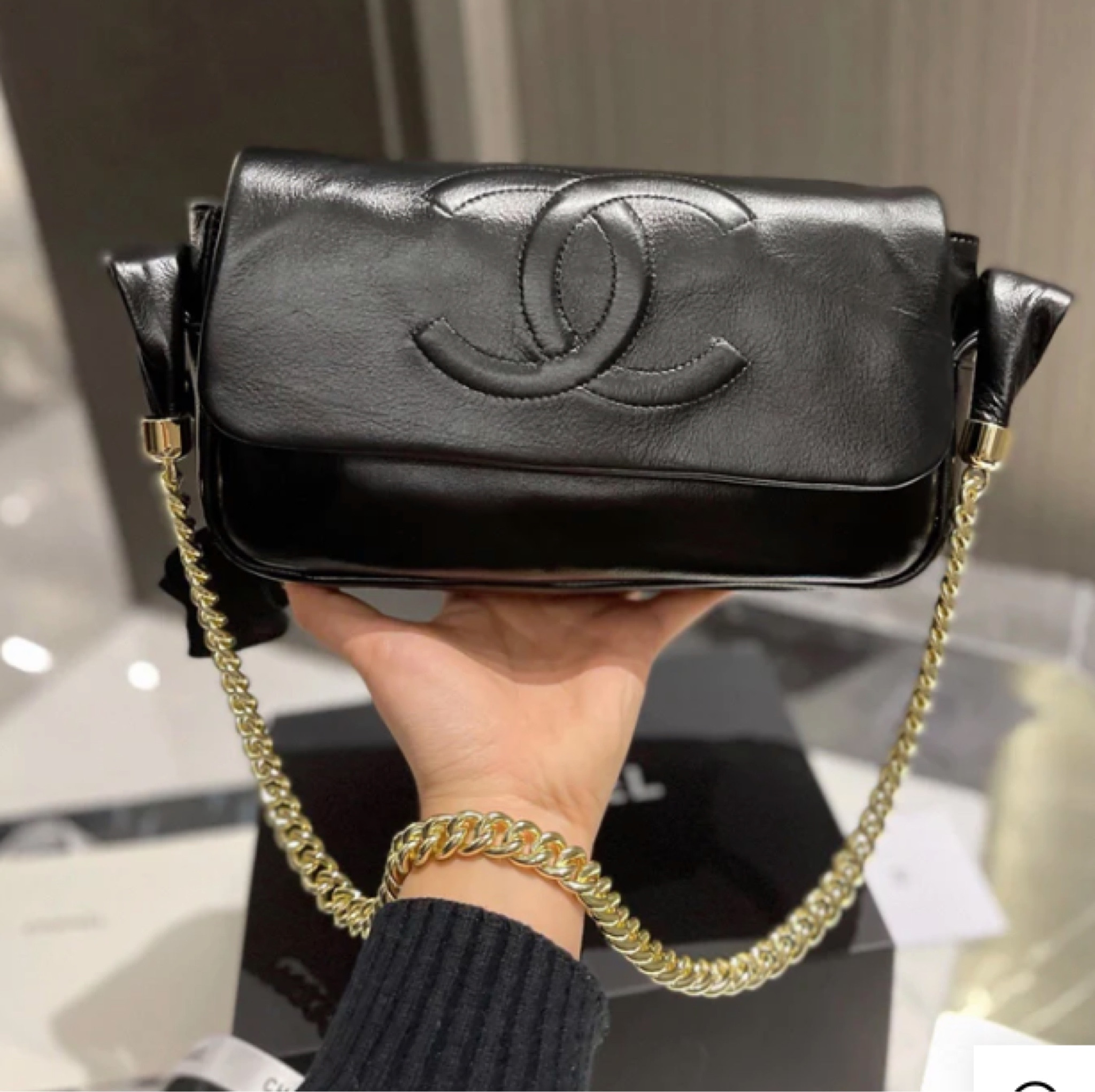 Chanel shoulder bag 🖤 $85 https://bit.ly/3jpnscL #dhgate dhgate

#LTKitbag #LTKSale #LTKunder100