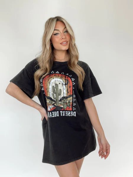 Charcoal Desert Dreamer Graphic Tee | Lane 201 Boutique