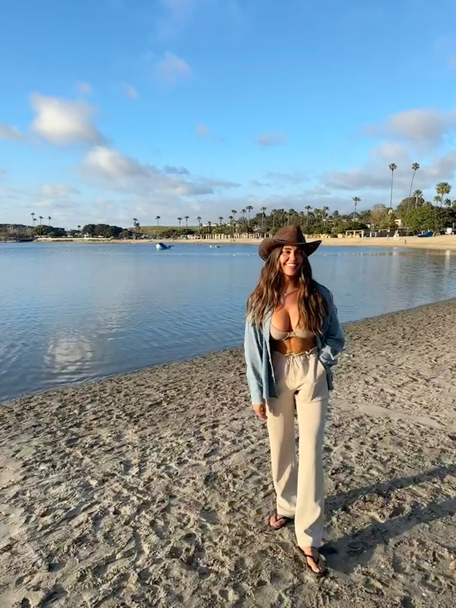 Comfy beach outfit. 