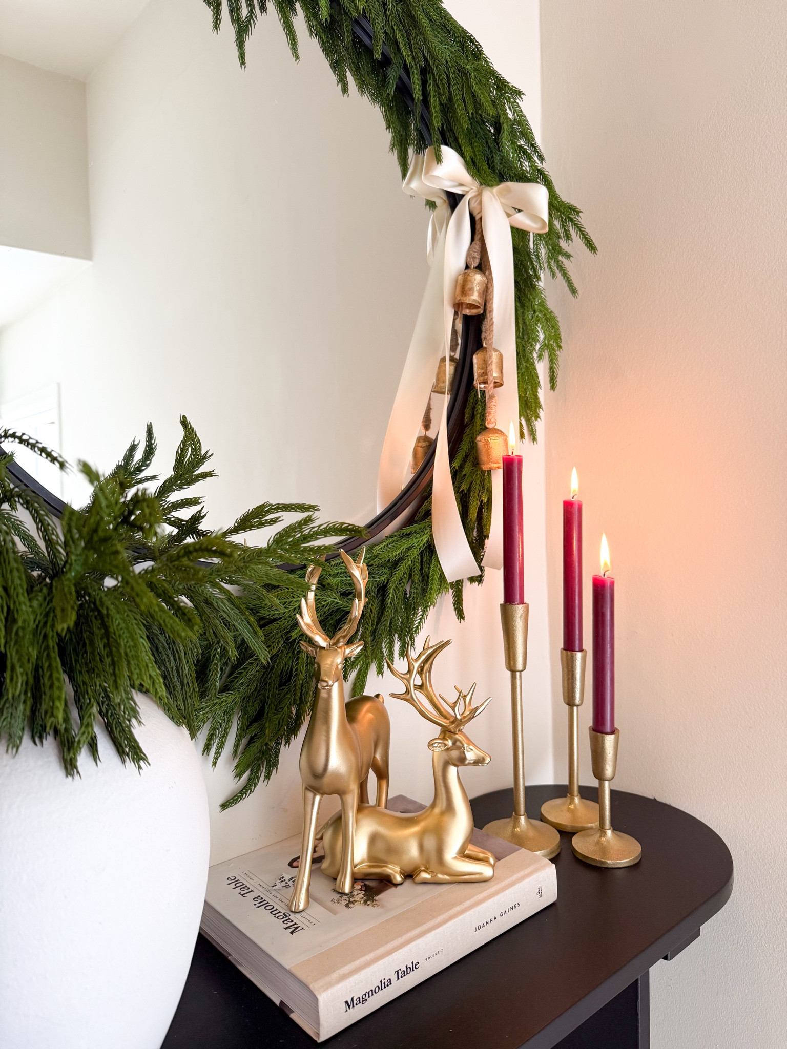 Console table decor🤶🏻❤️⭐️✨🤍

#LTKU #LTKHoliday
