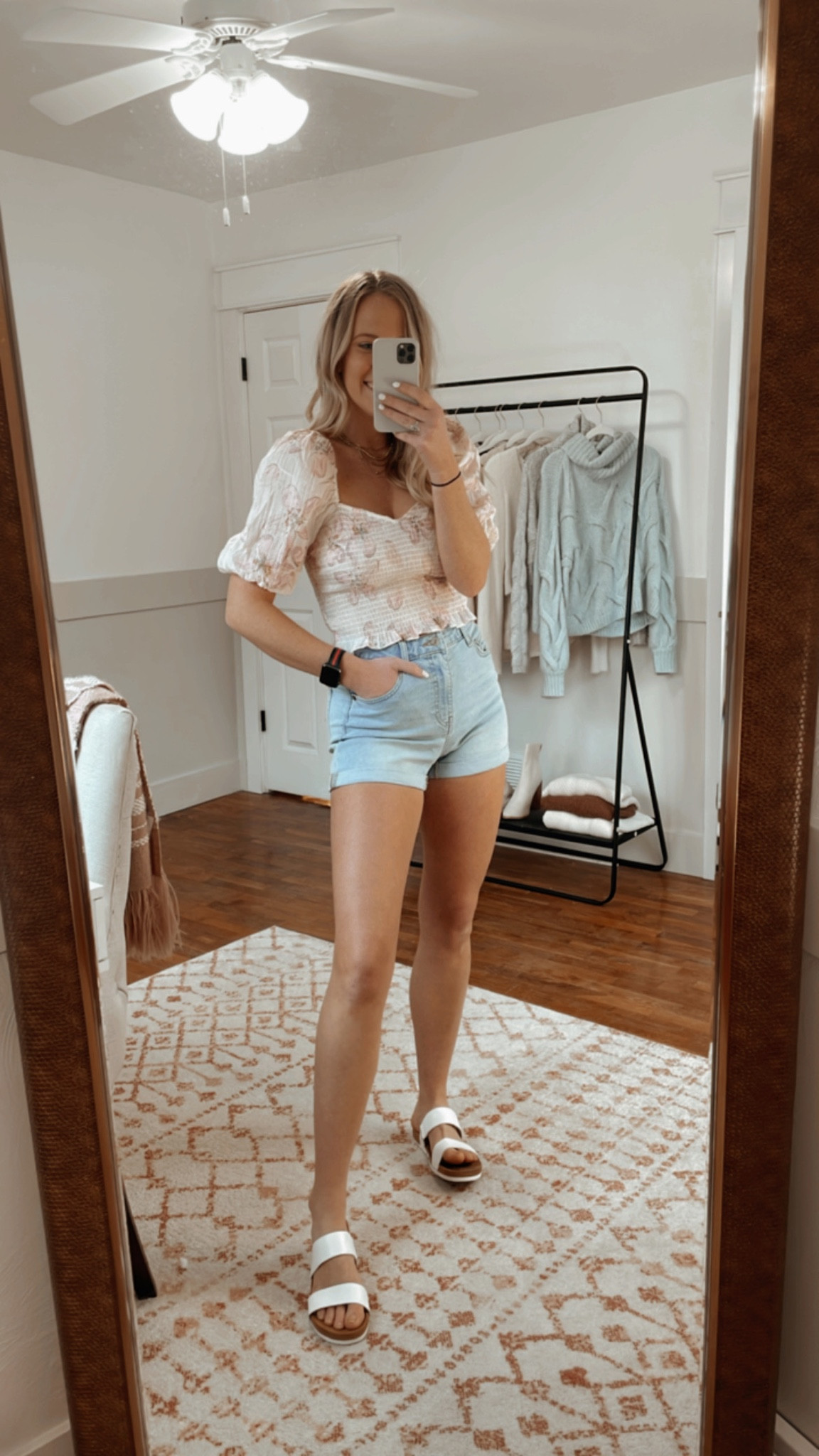 6 in shorts 
Medium in top 
#hm 

#LTKSeasonal #LTKfit