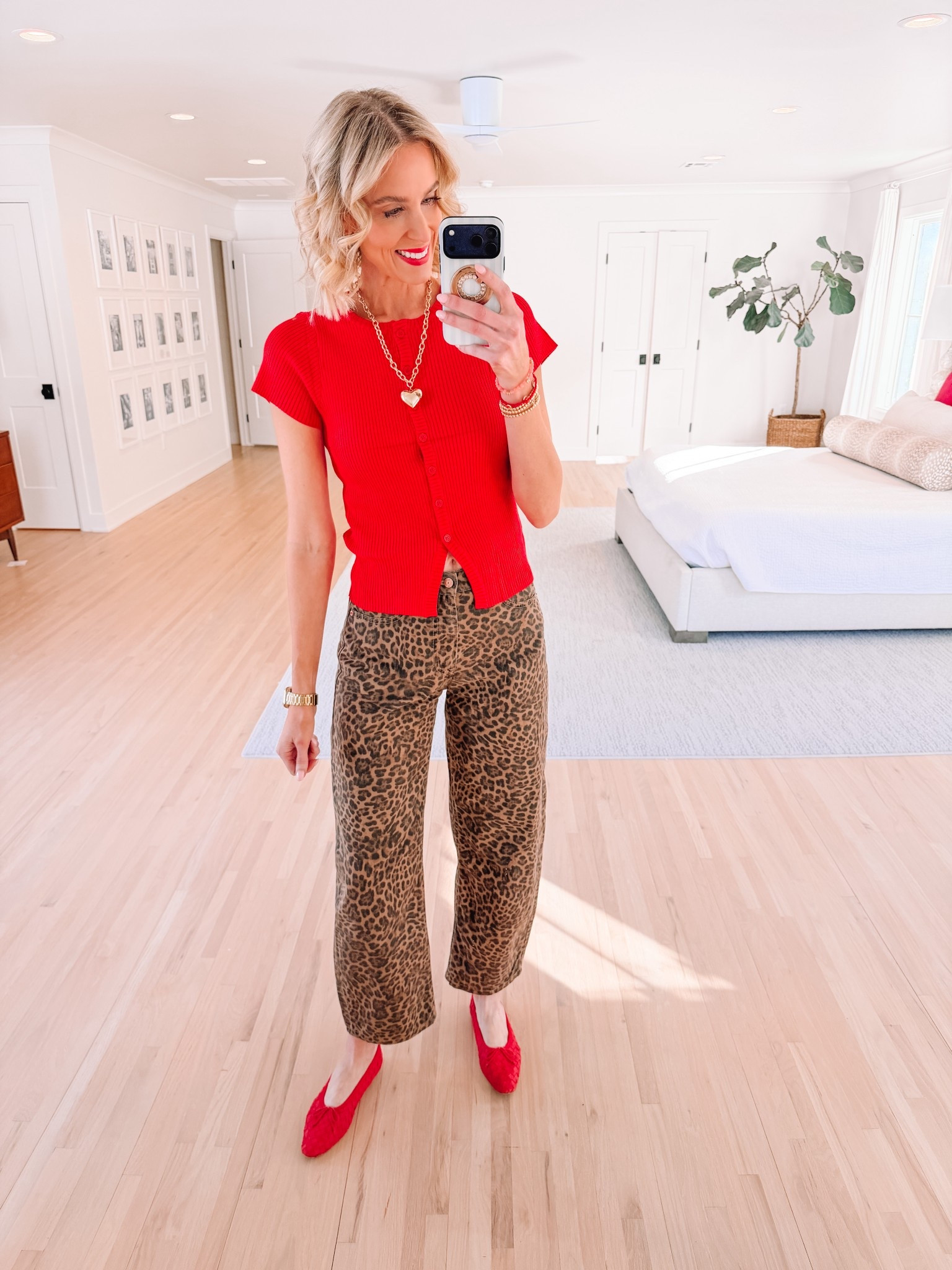 The perfect cardigan for Valentine’s. 

Short sleeve cardigan / Ballet flats / Amazon sweater / Classic style #LTKValentine

#LTKootd