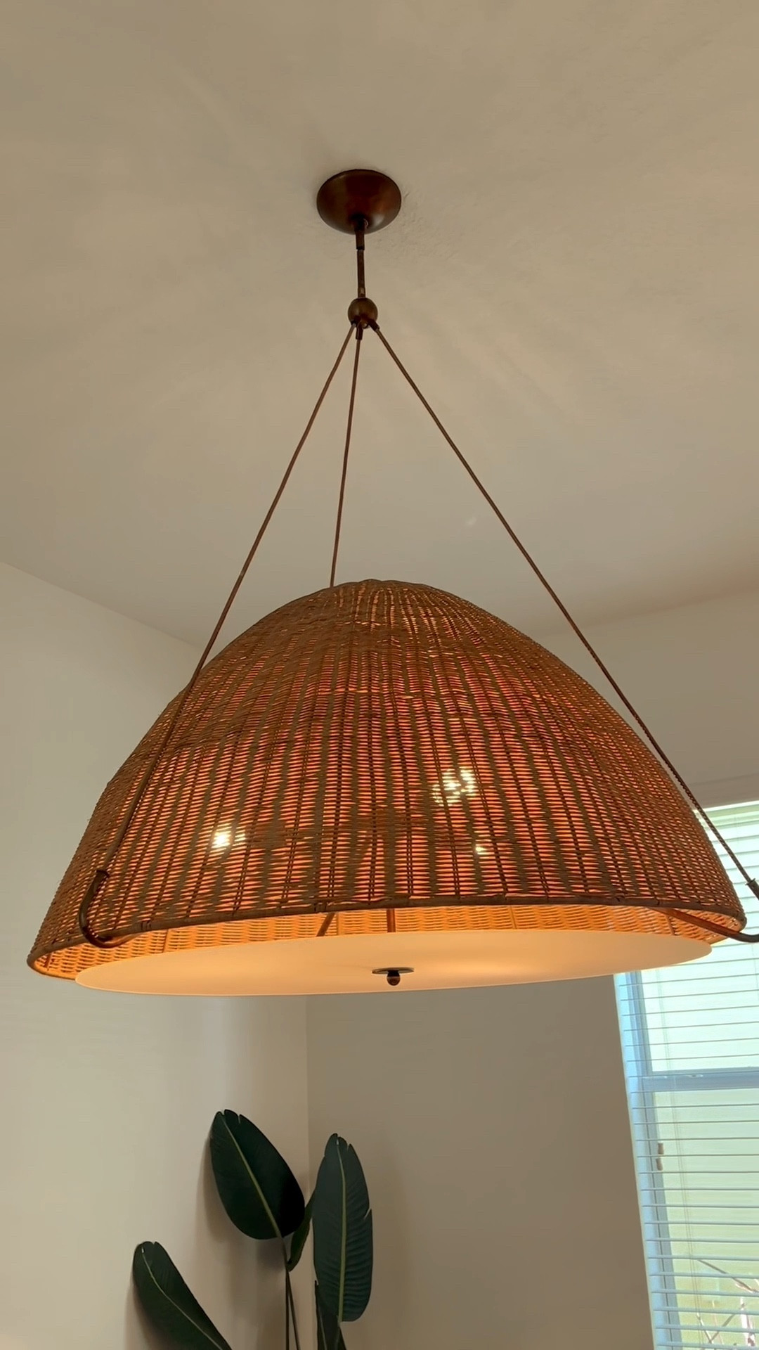 From kitchen pendant lights to dining room lighting, bathroom light fixtures, bedroom lighting, and office lighting, every piece was chosen simply because it felt beautiful.

Light fixtures have become a way for me to show personality and bring each space to life.

#modernlighting
#lightfixtures
#homelighting
#lightingdesign
#modernhomeinspo


#LTKHome