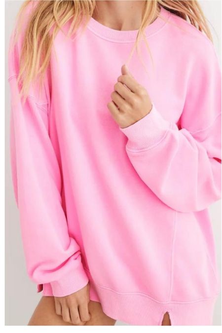 Oversized pink sweater 

#LTKfindsunder50 #LTKSeasonal #LTKstyletip