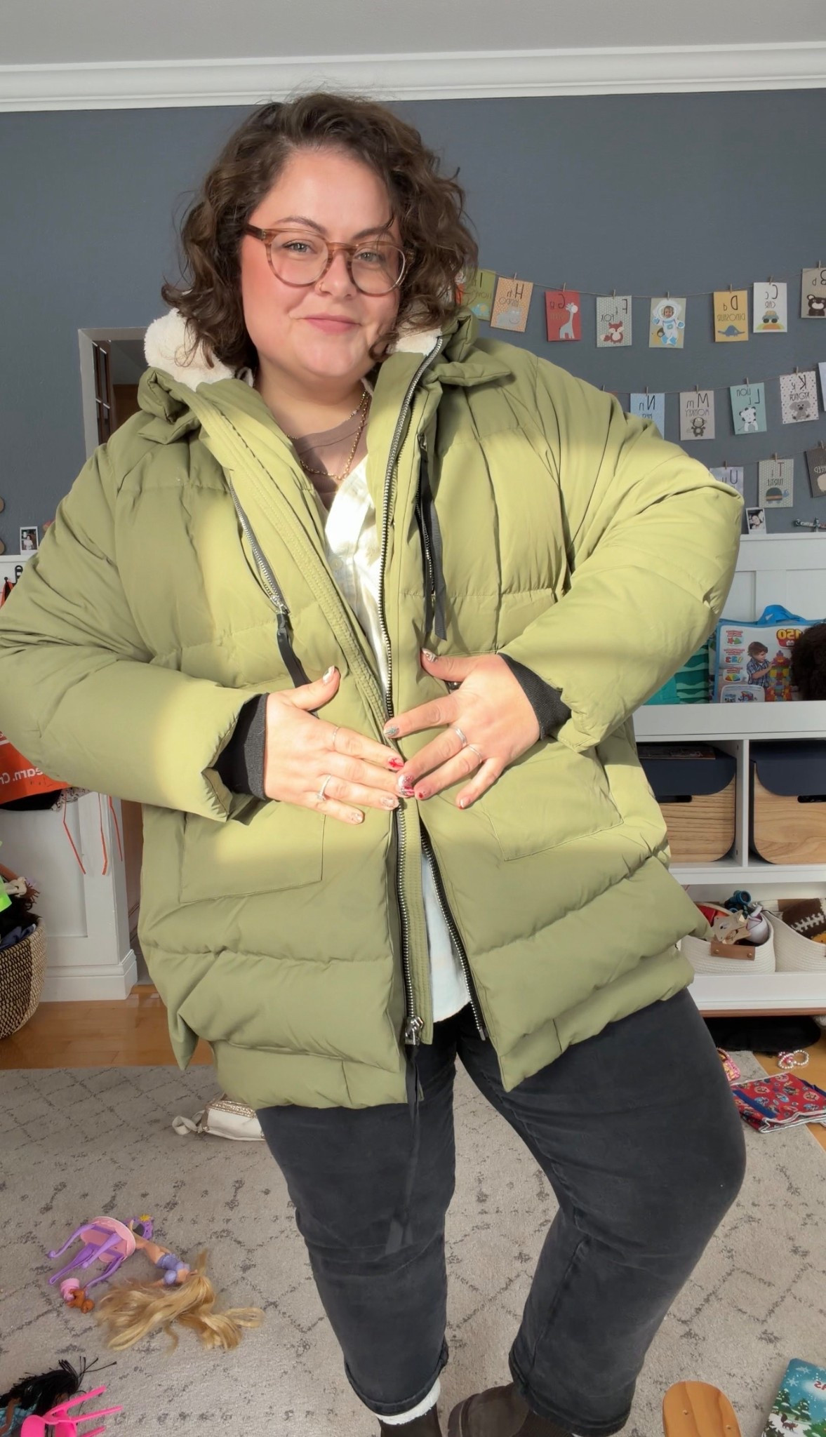 Plus-size winter jacket 

Size 3X

bust 44  //  waist 42  //  hips 55  //  5’6” // bicep 21 in



#LTKPlusSize #LTKSeasonal #LTKmomlife