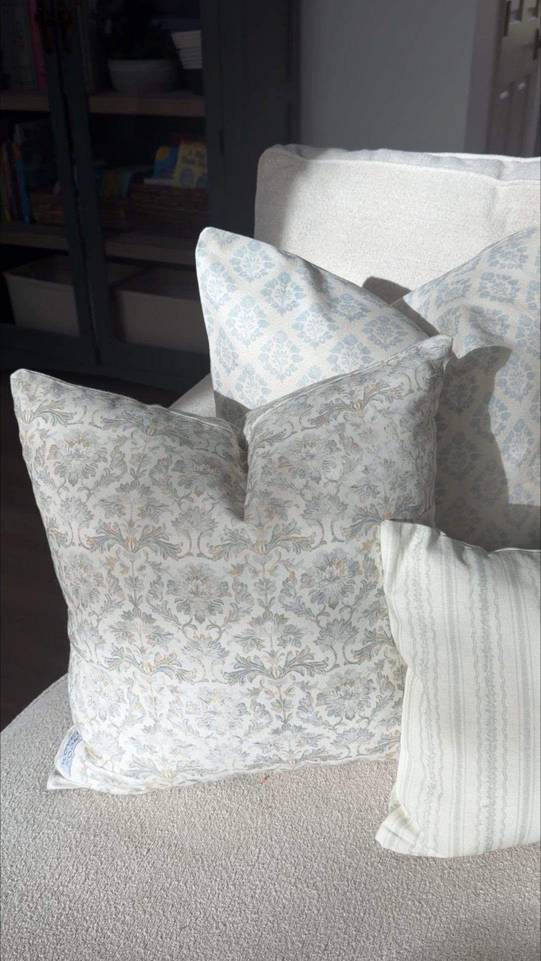 So in love with my new pillows from the Hunters of Happiness collab with @Woven Nook 😍😍

Throw Pillows | Woven Nook | Living Room | Bedroom 

Come Stay Awhile, Amanda Vernaci

#LTKHome