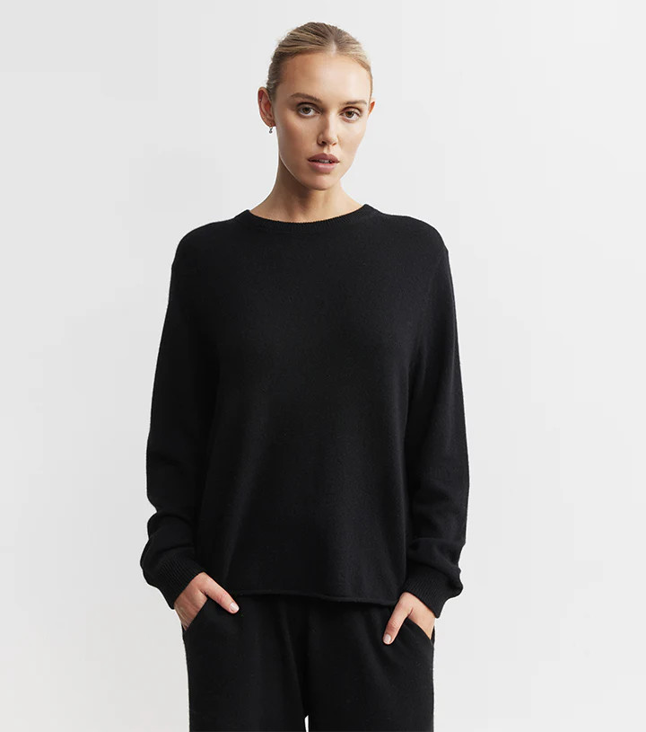 Cashmere Featherweight Oversize Crew - Black | Elle & Riley