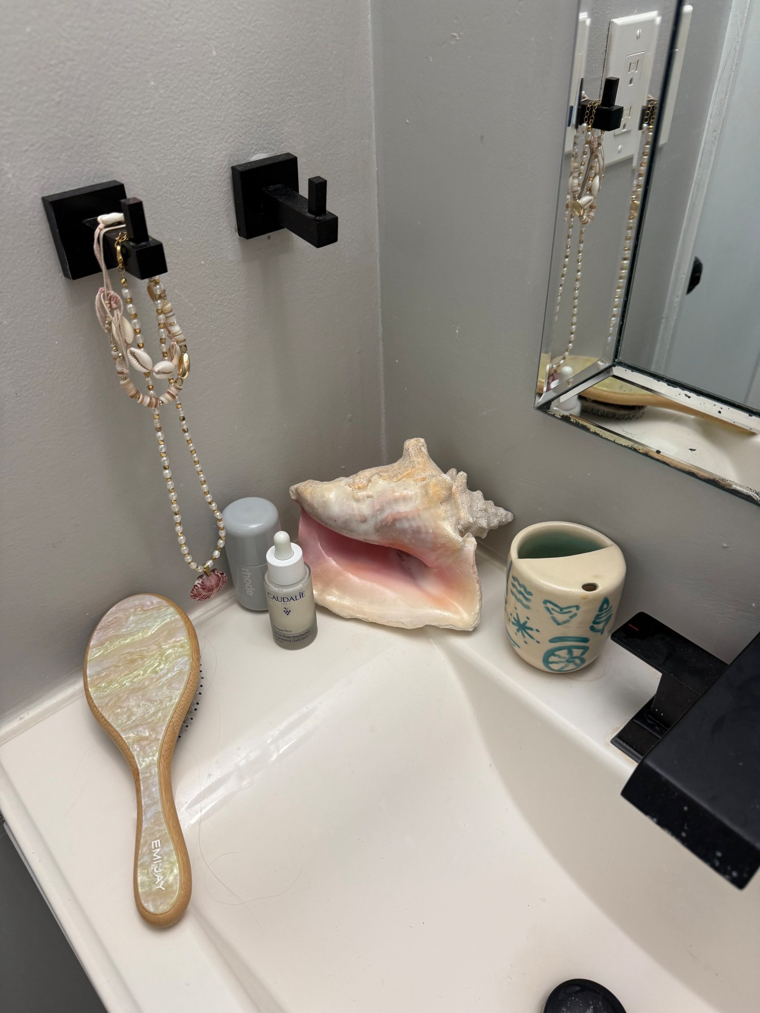 florida girl bathroom 🐚💞🌴🌺 emi jay, caudalie & rhode

#LTKmorningroutine #LTKdayinmylife #LTKgrwm
