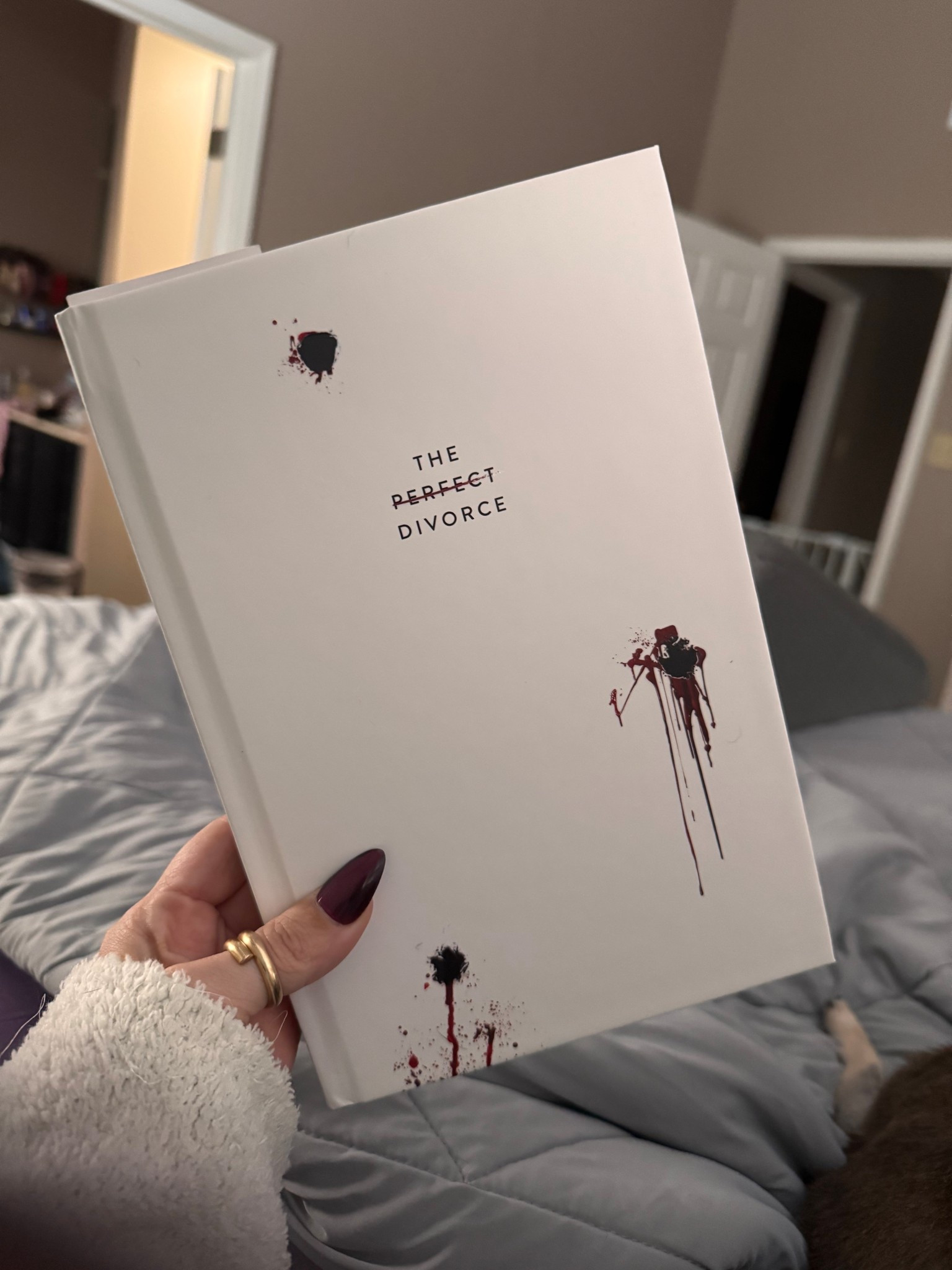 Next read 🩸

#LTKStyleTip #LTKFindsUnder50 #LTKHalloween