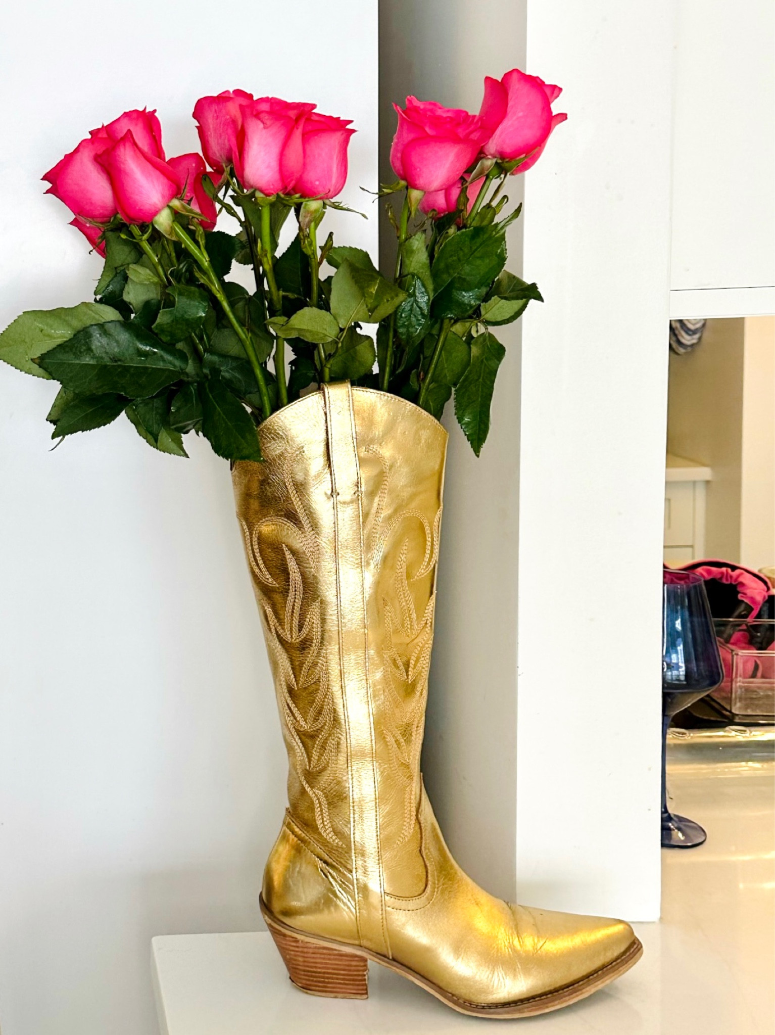 Coastal cowgirl dinner party vibes