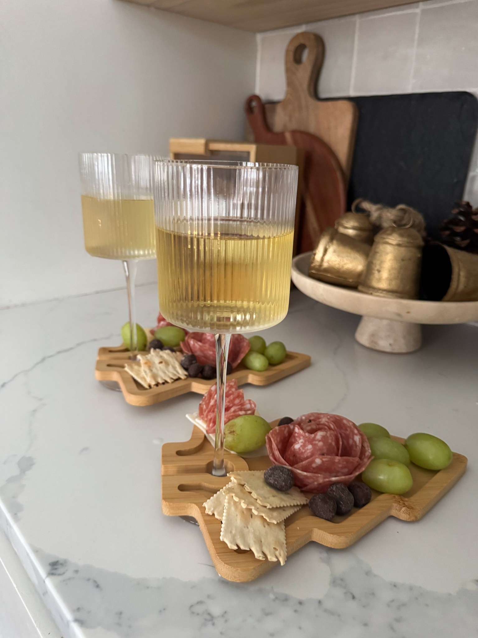 holiday hosting idea mini charcuterie boards

#LTKfoodie #LTKHoliday