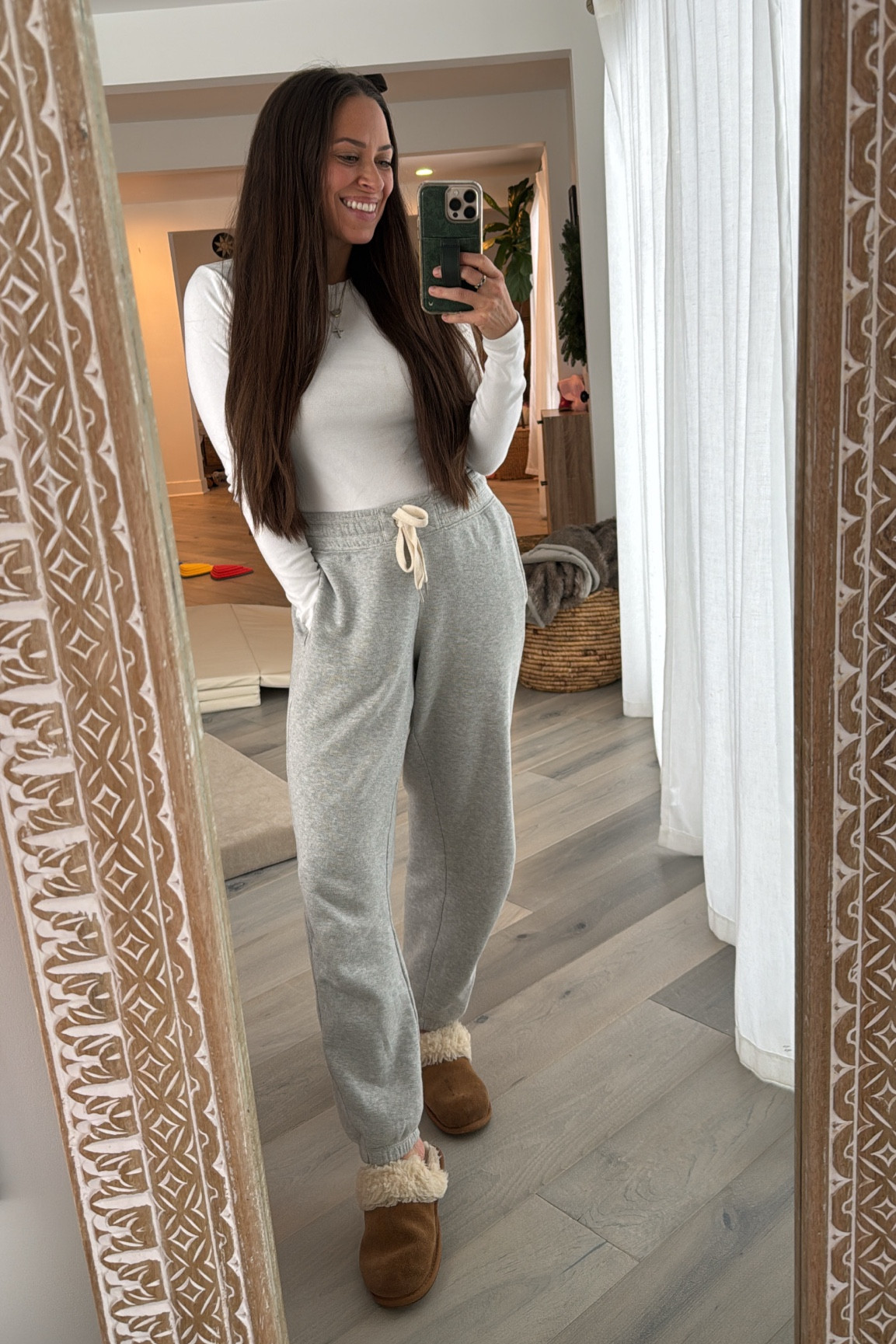 A go-to everyday SAHM outfit! Favorite sweatpants and basic long sleeve. 

cozy winter outfits | sahm winter outfits | lounge outfit 

#LTKStyleTip #LTKFindsUnder50 #LTKFindsUnder100