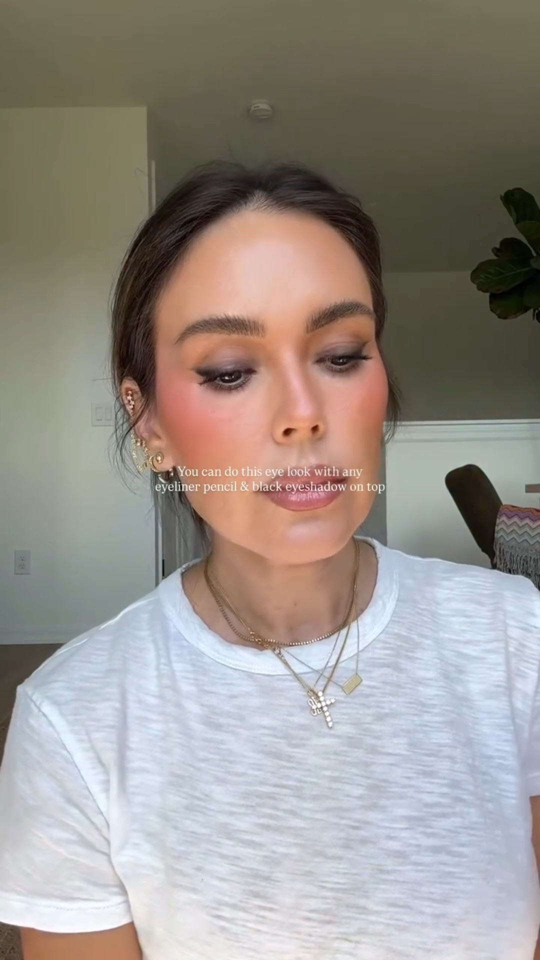 Messy makeup / messy eyeliner. Grab your black eyeliner, black eyeshadow, and an angled brush! 

Products 
@diorbeauty Dior bronzer in 20 medium matte as eyeshadow 
@buxomcosmetics buxom flip side liner & shadow duo in back to black 
@thebkbeauty x @makeupbynikkilarose angled brush 
@patricktabeauty Patrick ta highlighter in baby to top 
@yslbeauty ysl loveshine lip gloss in 44 nude lavalliere

#LTKStyleTip #LTKBeauty #LTKFindsUnder50