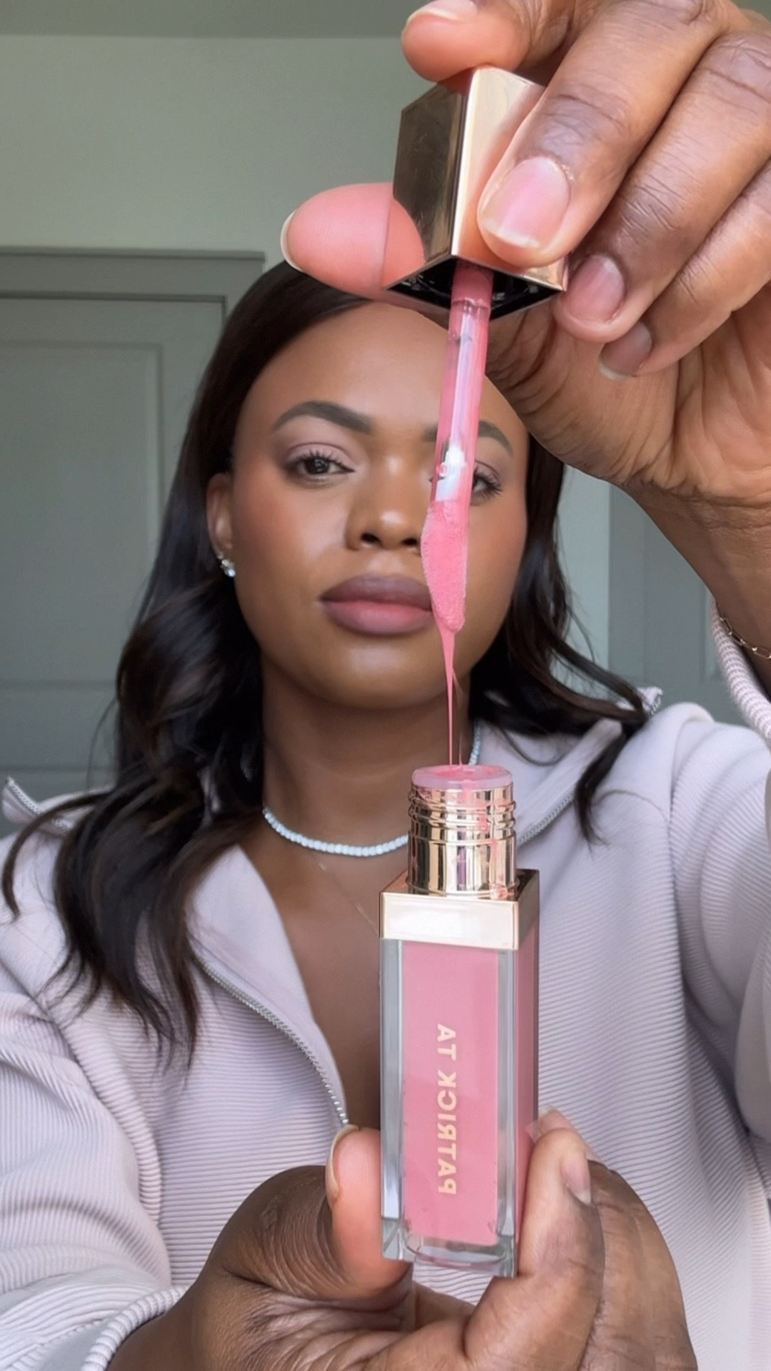 Need her gloss 
Lip liners used : up & down Tan, limitless brown from makeup forever 

#LTKBeauty