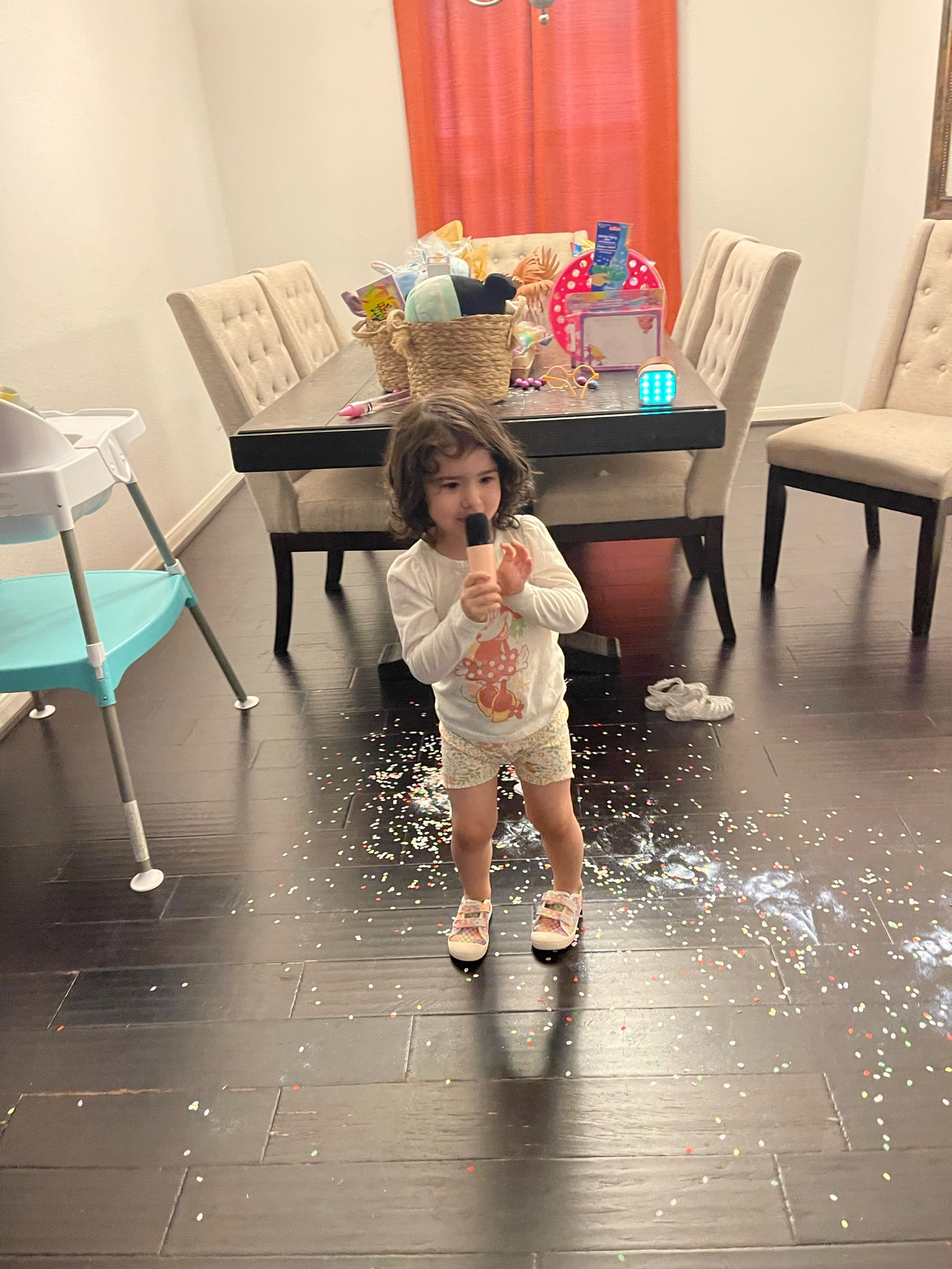 The cutest little kareoke set ever. It’s Bluetooth and has voice effects. Perfect for kids of any age, both my toddler and preteen love it! Comes in so many color options and found it on Amazon! 

#LTKkids #LTKGiftGuide #LTKfindsunder50