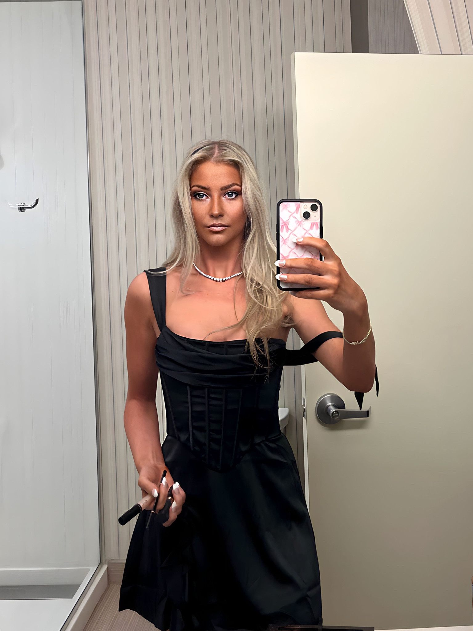 Little Black Dress

#LTKwedding #LTKHoliday #LTKstyletip