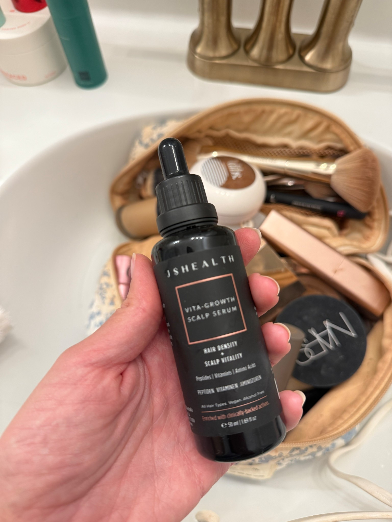 Clean hair products im loving! 