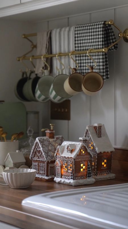 The most charming little gingerbread village 🥹

#LTKHoliday #LTKSeasonal #LTKhome