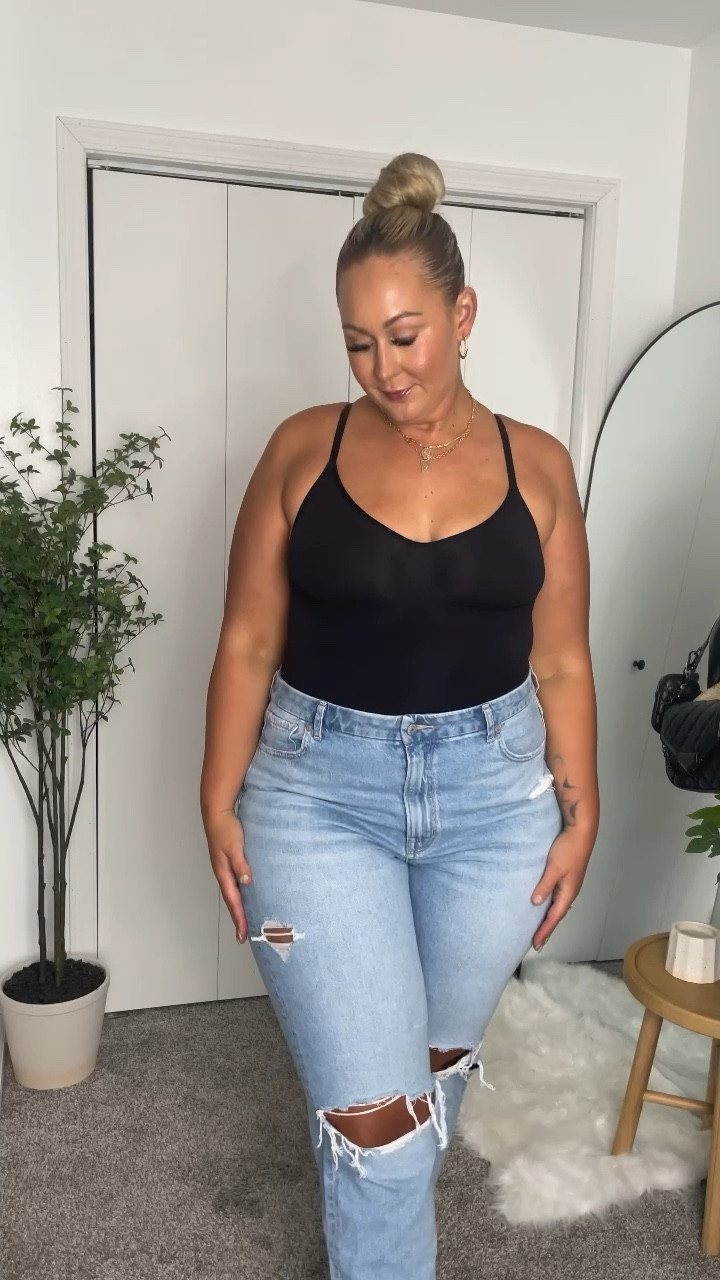 The perfect pair of Stretchy/curvy mom jeans ! 
Wearing a 16long 

#LTKstyletip #LTKsalealert #LTKcurves