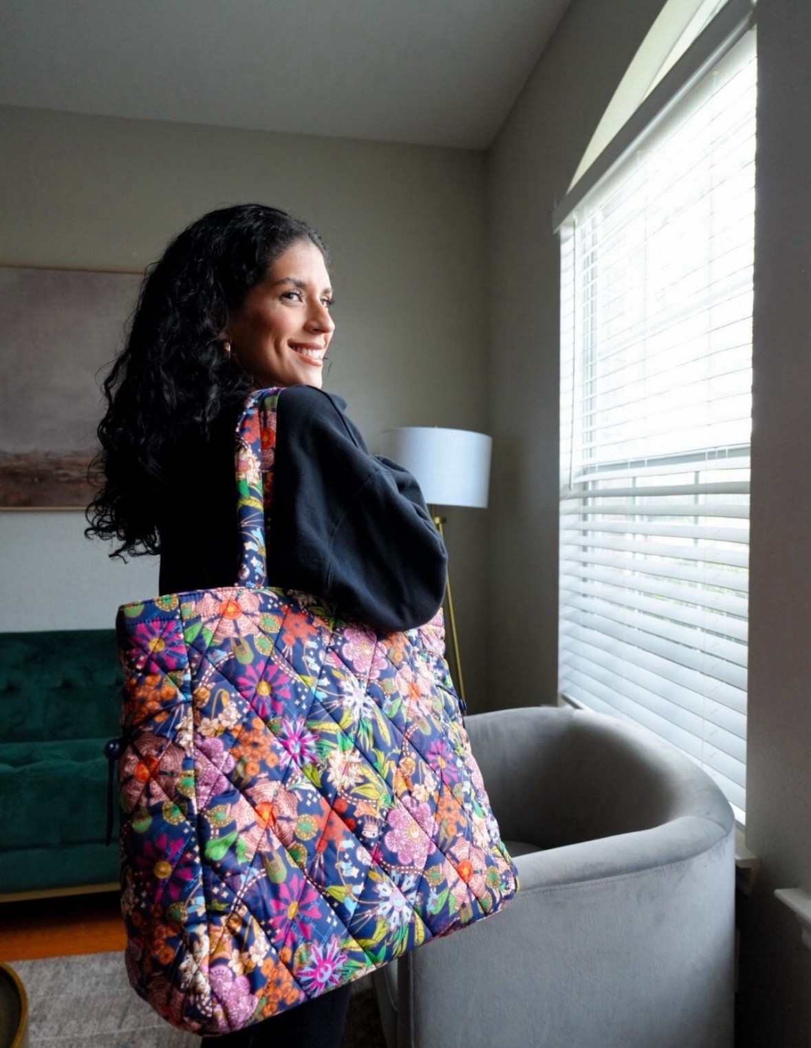 🌸 If you love a bag that fits everything and still looks cute… this one is calling your name.

#bag #verabradley #women

#LTKdayinmylife #LTKGiftGuide #LTKSeasonal