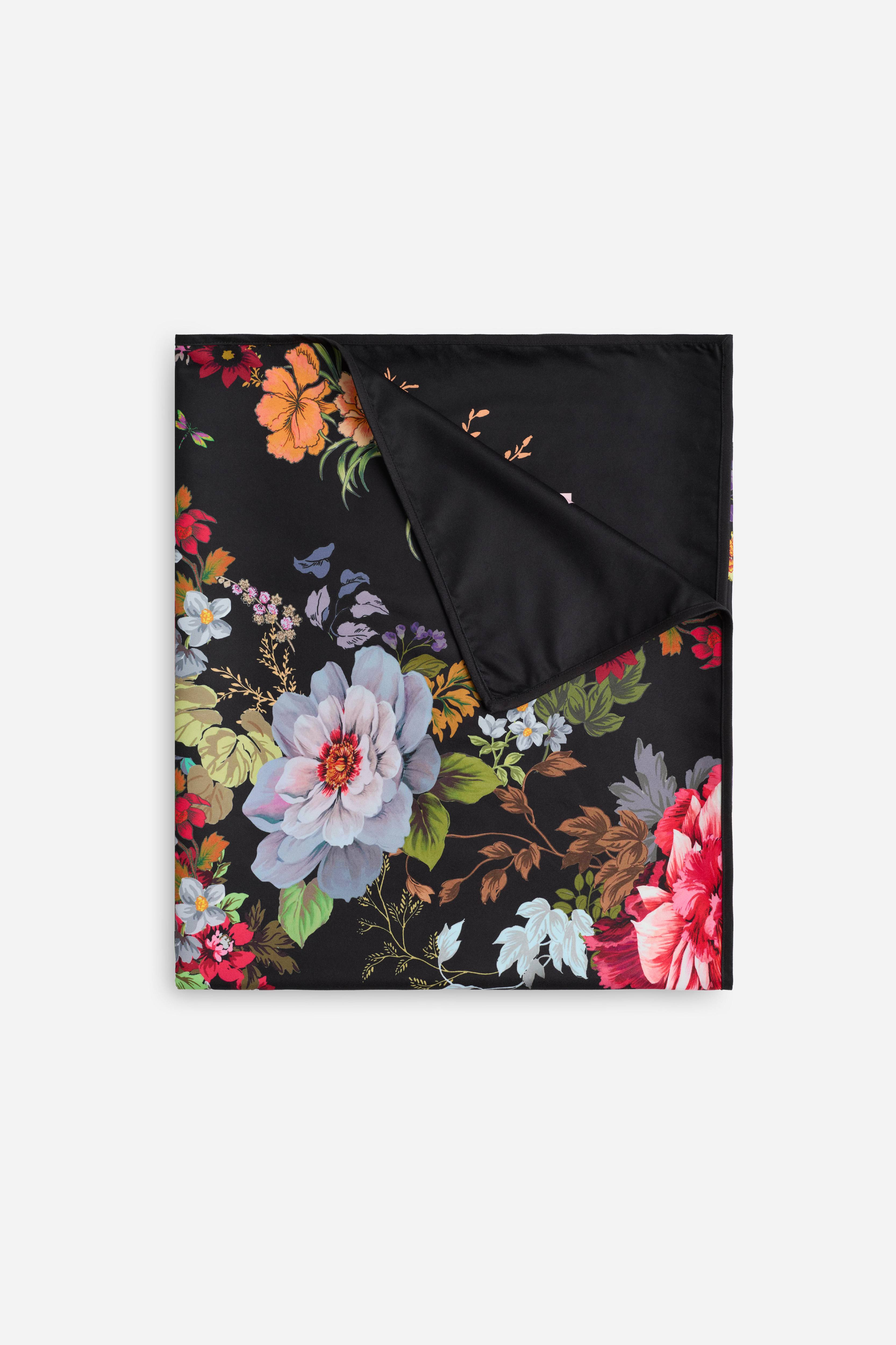 BACCARA LARGE BEACH TOWEL
                                
                                    
 ... | Johnny Was