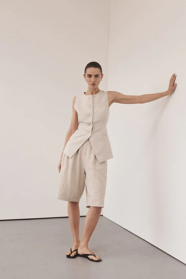 KAYLA NATURAL LINEN BERMUDA SHORT | DISSH