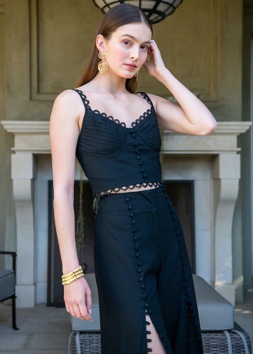 Ellie Embroidered Scallop Trim Button-front Crop Top | Benaar La