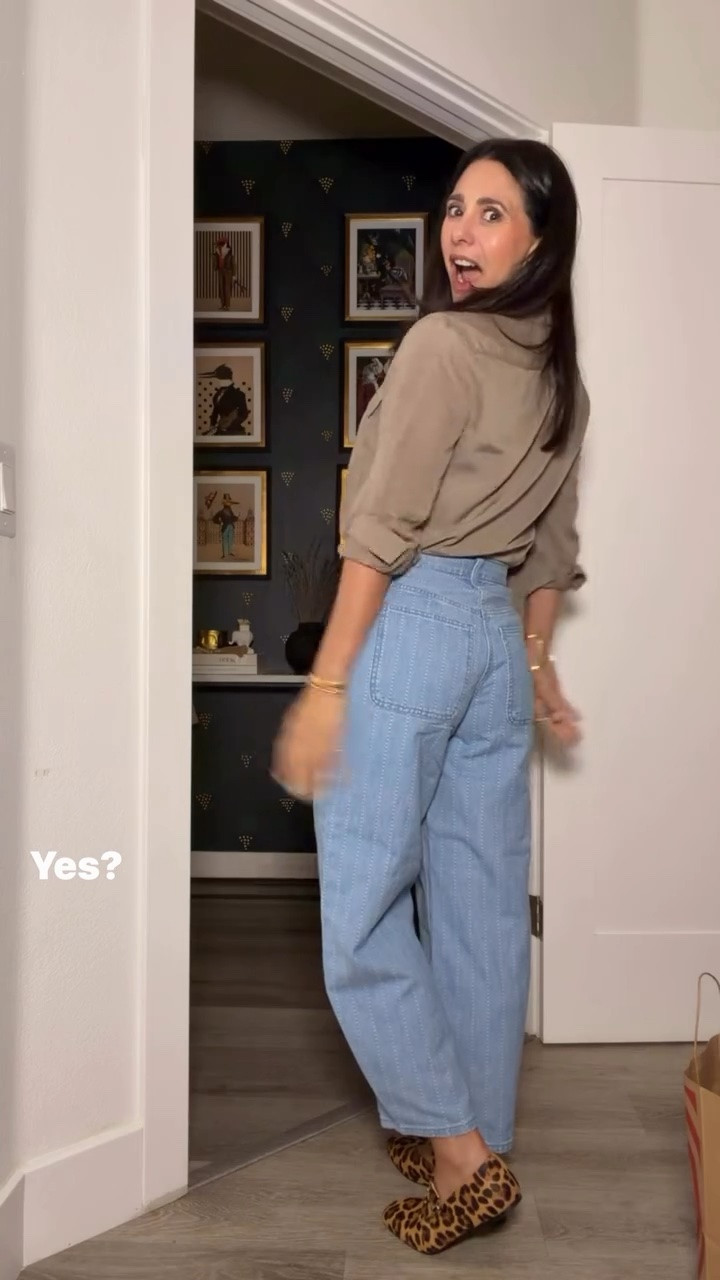 Barrel jeans are officially my new favorite. 🤍 The fit is so flattering, the denim is lightweight (not stiff or heavy), and the cut is just so good. They have that effortless, elevated look while still being incredibly comfortable. Definitely a pair you’ll reach for on repeat.

Comment SHOP for the link! ✨

#LTKootd #LTKgrwm #LTKstorytime