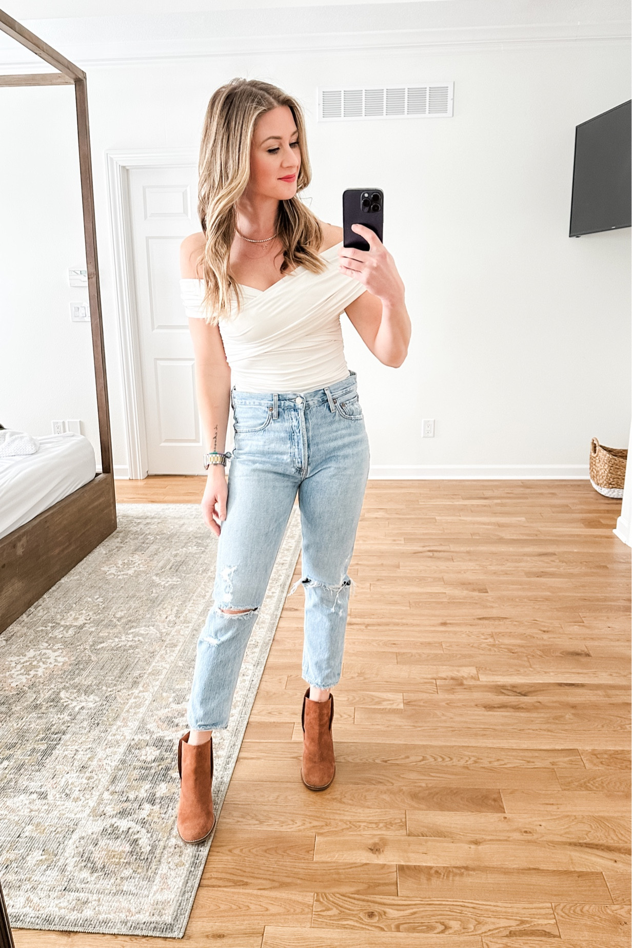 Obsessed with this new ruched bodysuit! It’s so flattering and looks like the high end round up I did from Revolve at a fraction of the price. Perfect for date night! On sale for only $27!

#LTKstyletip #LTKfindsunder50 #LTKsalealert