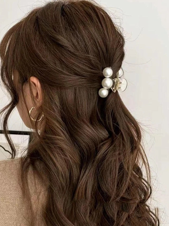 1pc Women White Faux Pearl Decor Hair Claw | SHEIN