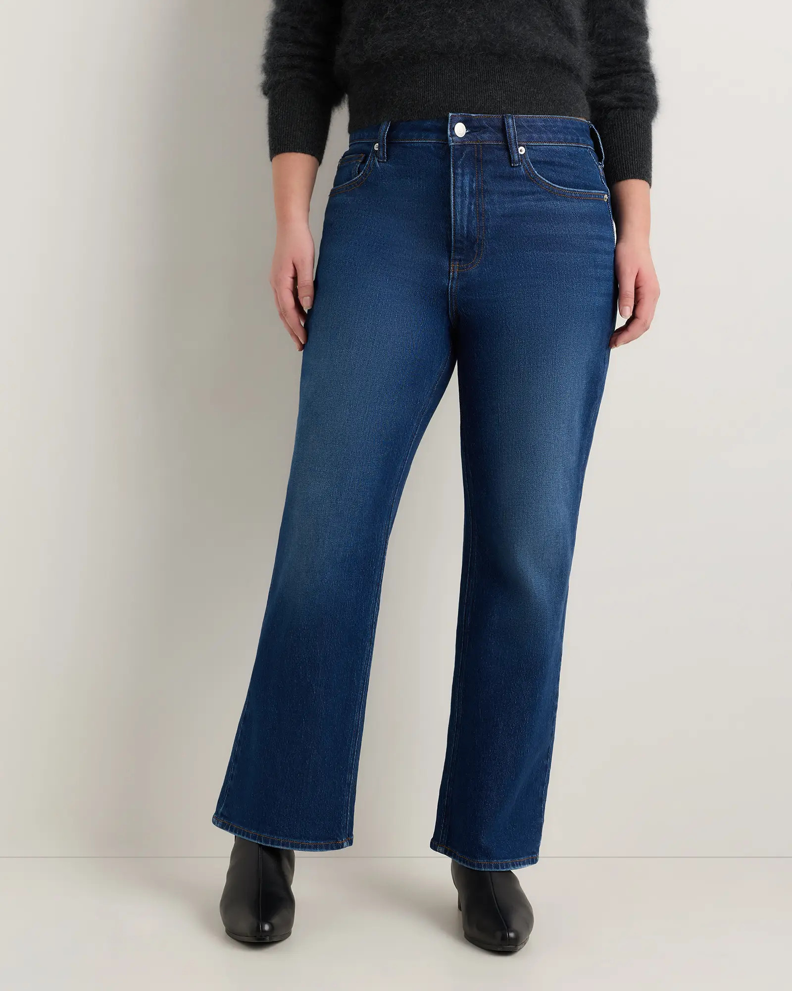 Curvy Bella Stretch Relaxed Straight Jeans | Quince