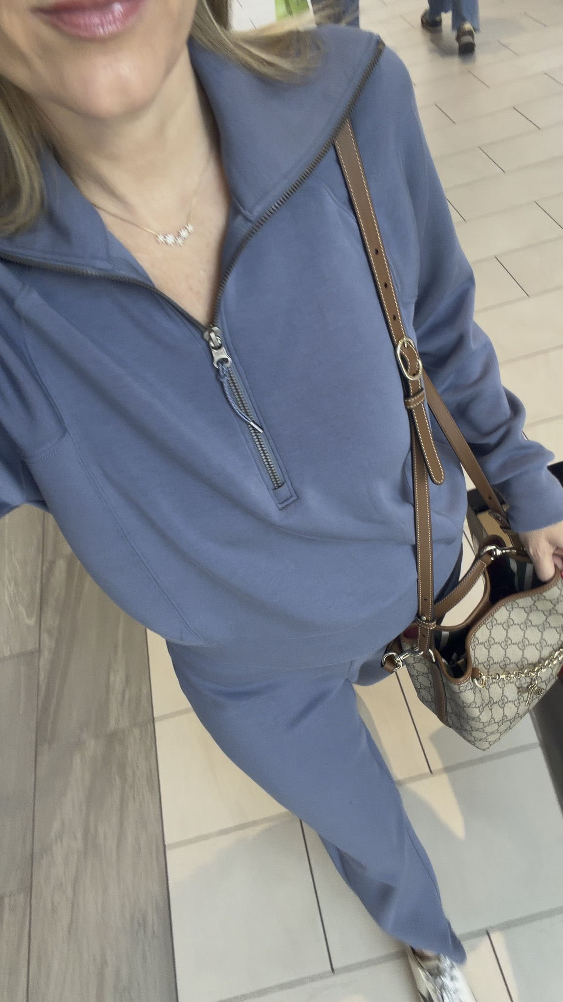 Comfy travel outfit 💙

#LTKootd #LTKmomlife #LTKdayinmylife