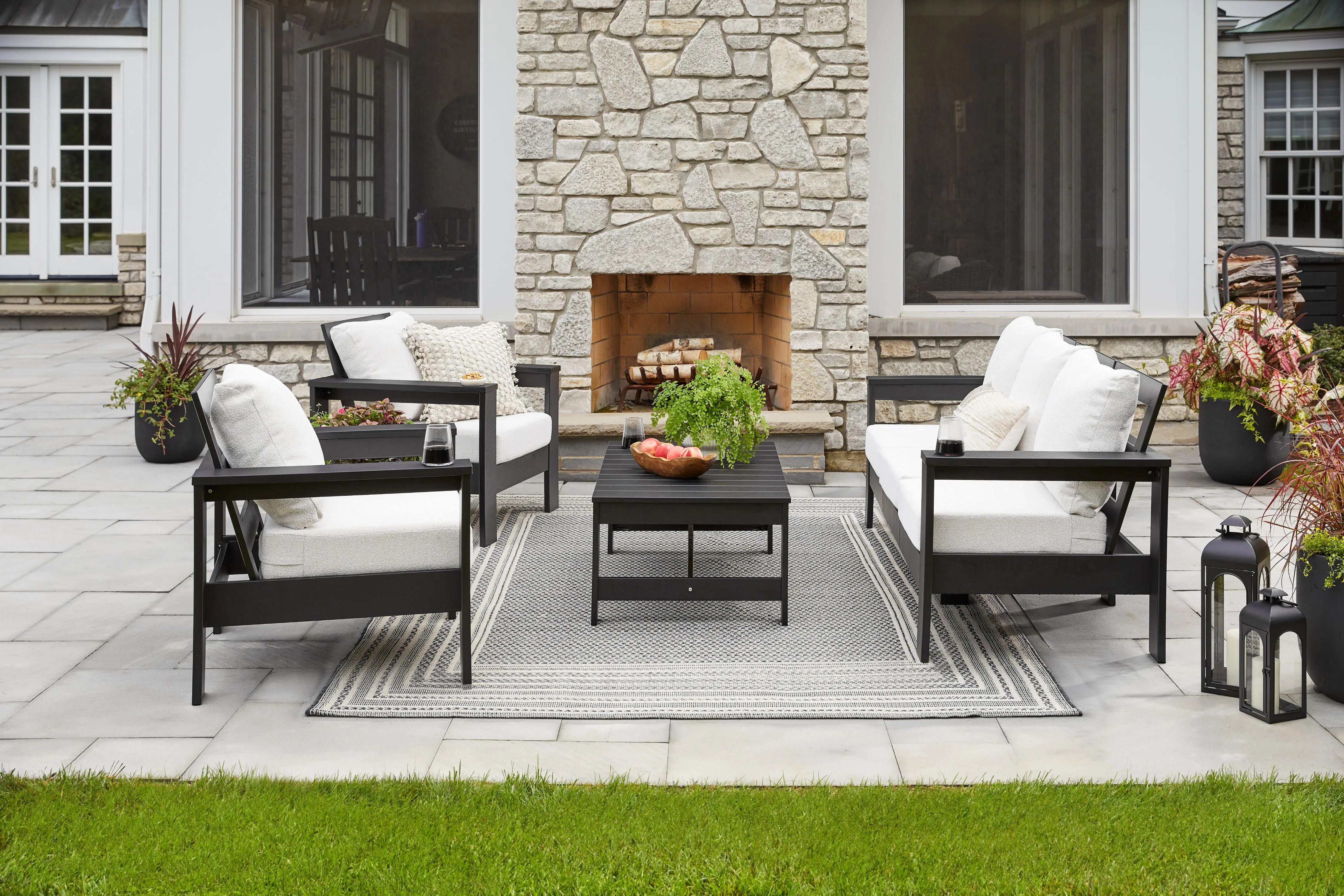Better Homes & Gardens Ezra 4-Piece Outdoor HDPE Conversation Set, Black with Cream Boucle Cushio... | Walmart (US)