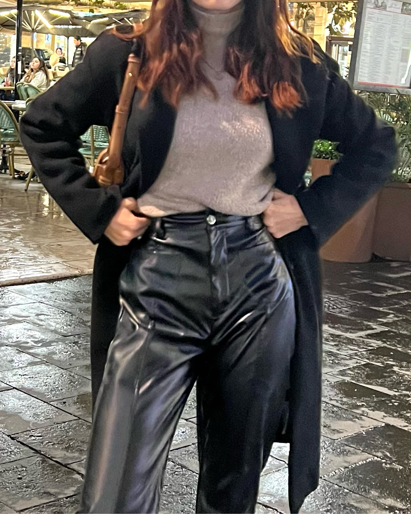 Le retour du simili cuir !!! 👀

Idée tenue, tenue d’automne, pantalon en simili cuir, tenue d’hiver, manteau noir long habillé, tenue noir, pull chaud...

#LTKfit #LTKunder50 #LTKeurope