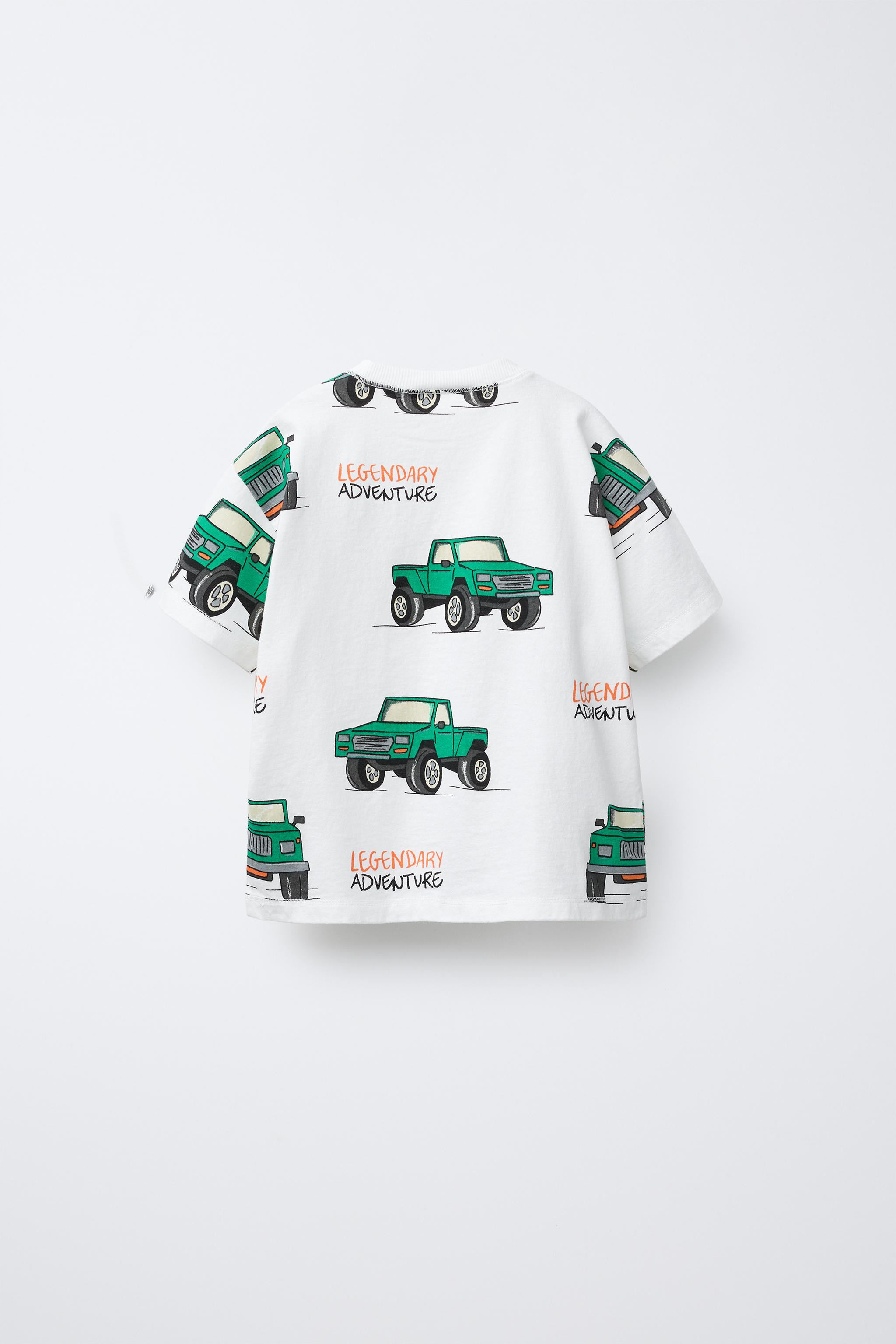 T-shirt with round neck and short sleeves. Car print. | Zara US