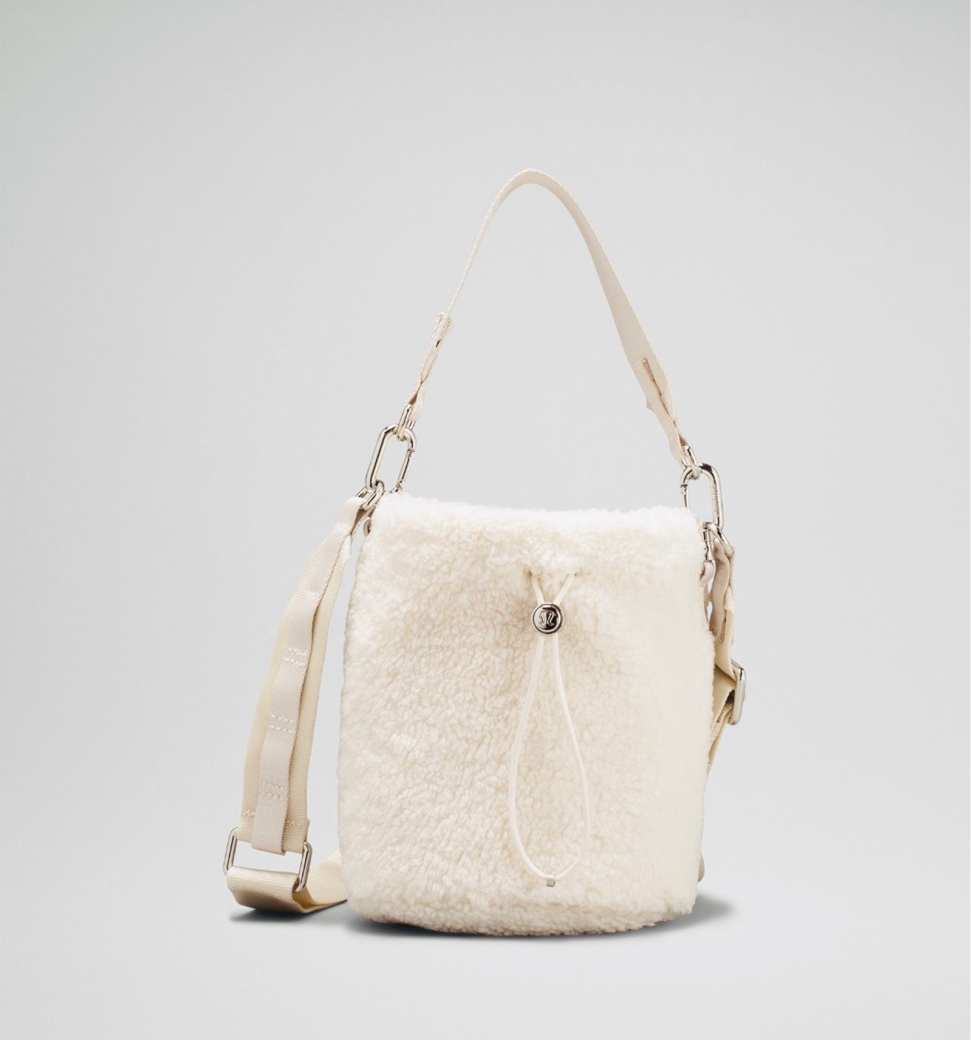 BACK IN STOCK😱🙌🏻 This cozy Lululemon Bucket Bag is in stock now, colors available are black and white😁Hurry and get yours before it sells out😉




#bucketbag #fleecebag #crossbodybag #lululemon #lululemonbucketbag #lululemoncrossbodybags #bagsunder100 #giftsforher #giftsforhim #ltktravel #ltkfit #gymbag #ltkstyletip

#LTKunder100 #LTKitbag #LTKGiftGuide