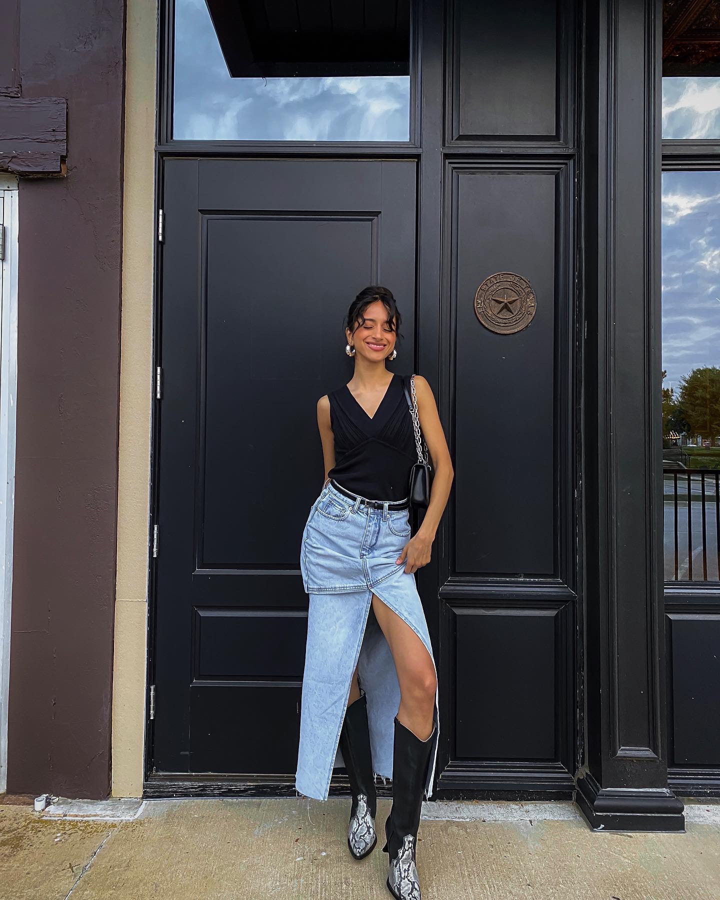 Denim maxi skirts and knee high boots are always the best combo 🫱🏽‍🫲🏿


#maxiskirt #springfashion #spring #springoutfit #springoutfitidea #kneehighboots #maxiskirtoutfit 

#LTKfindsunder100 #LTKstyletip #LTKSeasonal