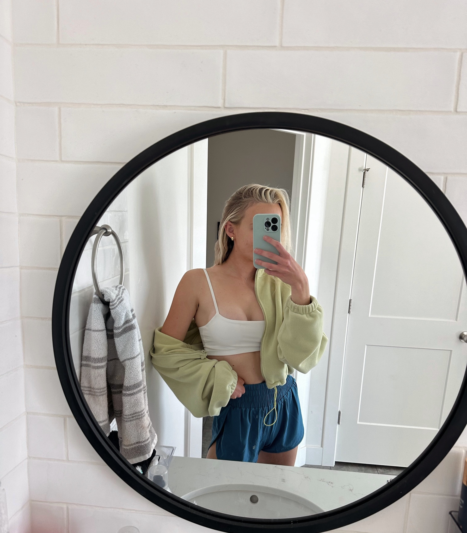 Todays workout fit 💪🏼 both the sports bra and shorts are on sale! 


#LTKfitness #LTKsalealert