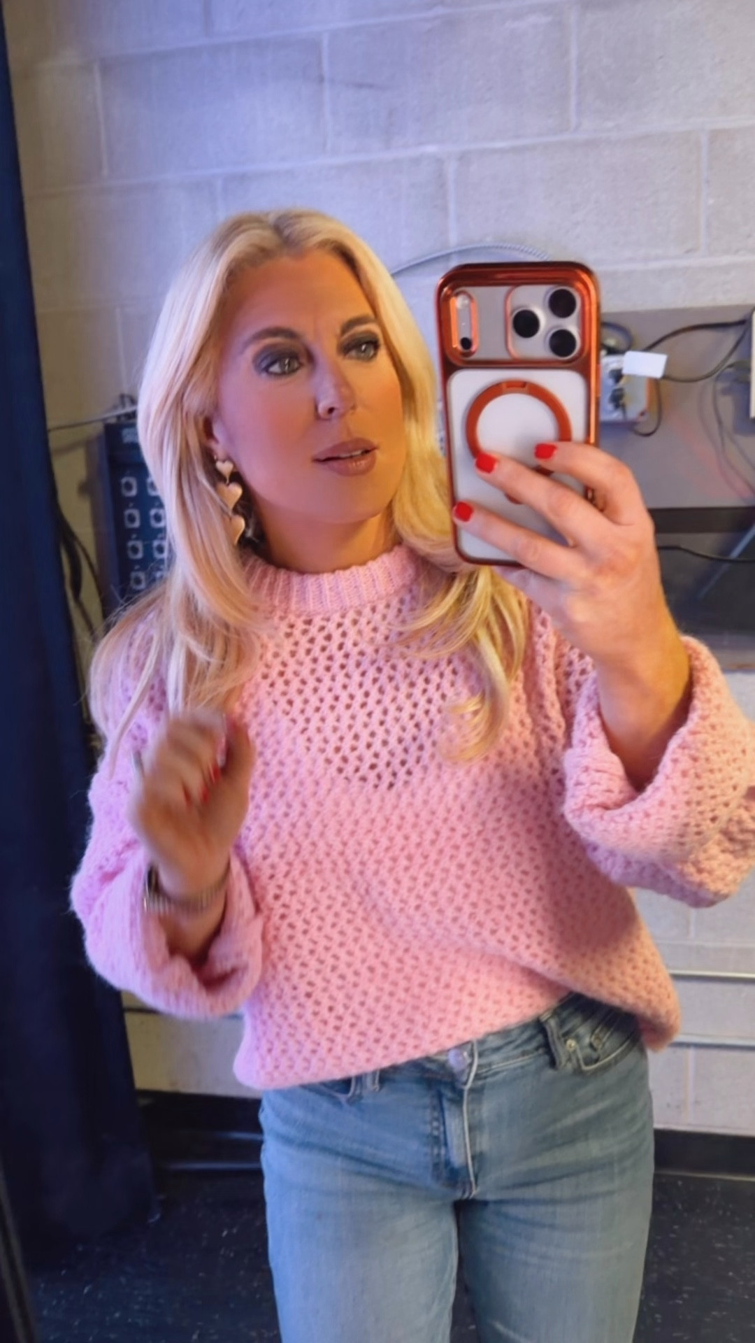 My favorite spring sweater right now! I love the pop of pink 🩷

#LTKootd #LTKgrwm